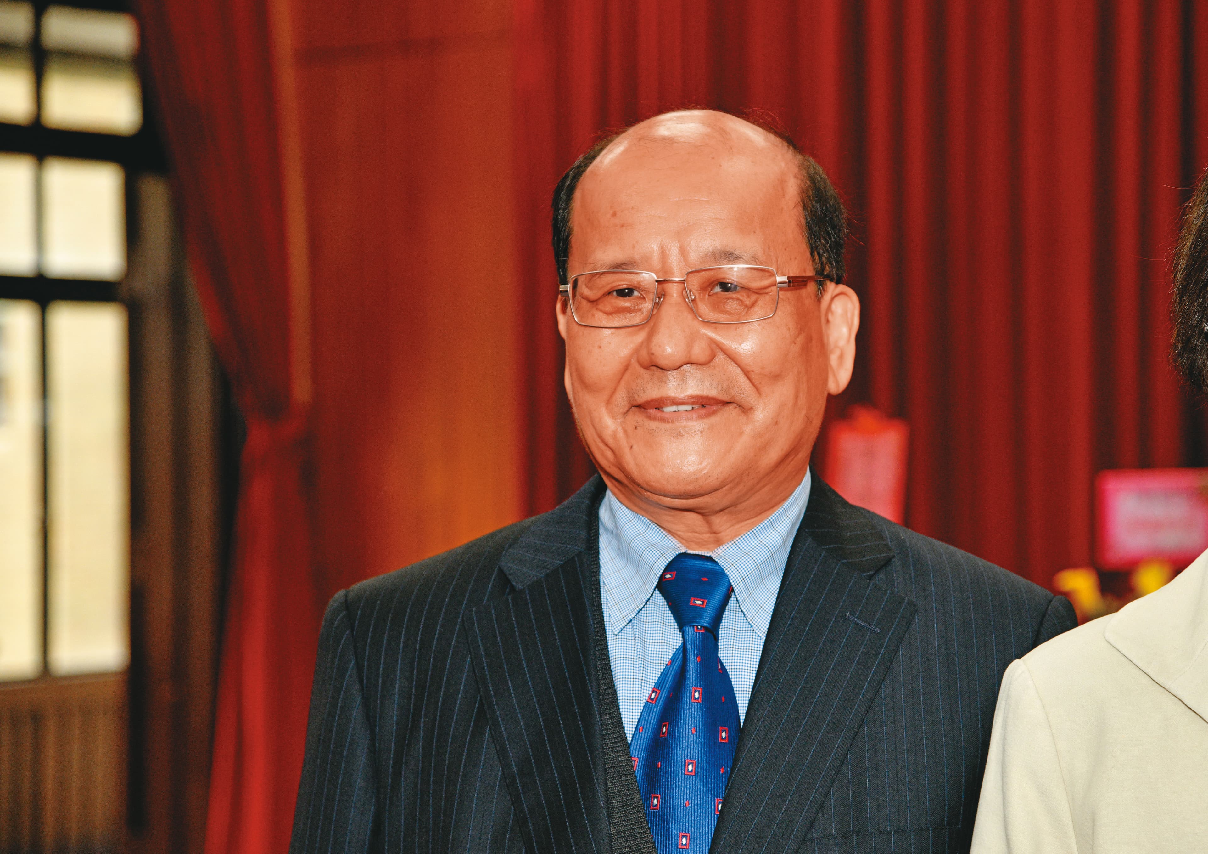 李伯道自稱「司法界的不沾鍋」，形象正直，卻因涉性騷而匆匆離職。