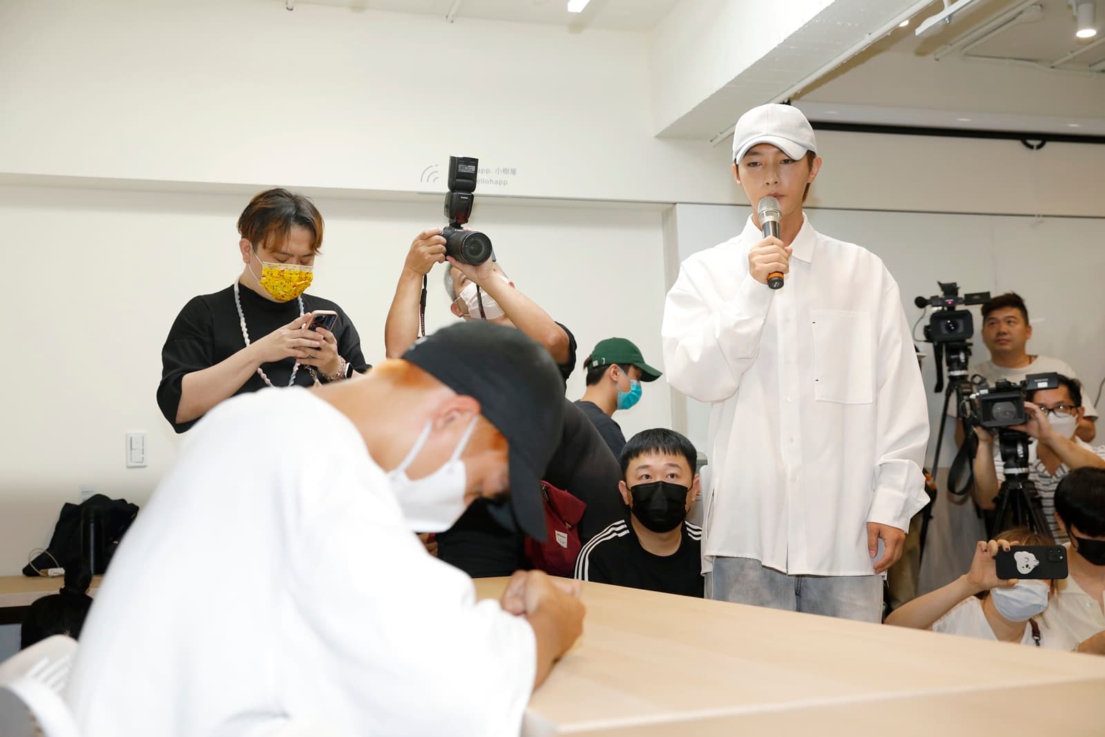 炎亞綸突襲道歉。