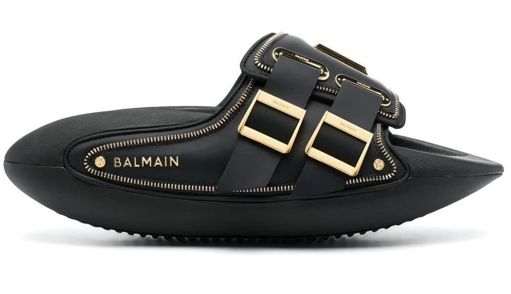 B-IT系列絎縫皮革扣環穆勒鞋。NT$35,500〈BALMAIN提供〉