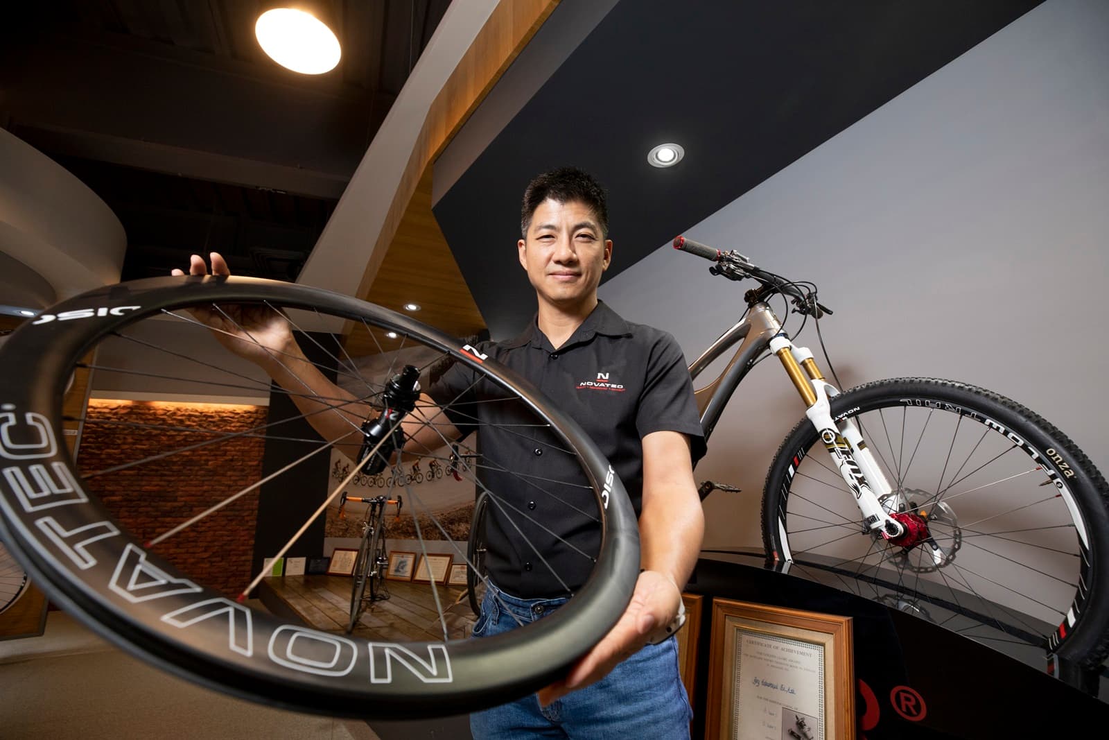 久裕興業的自行車花鼓是全球市占第一,肩負自行車心臟的重要功能。