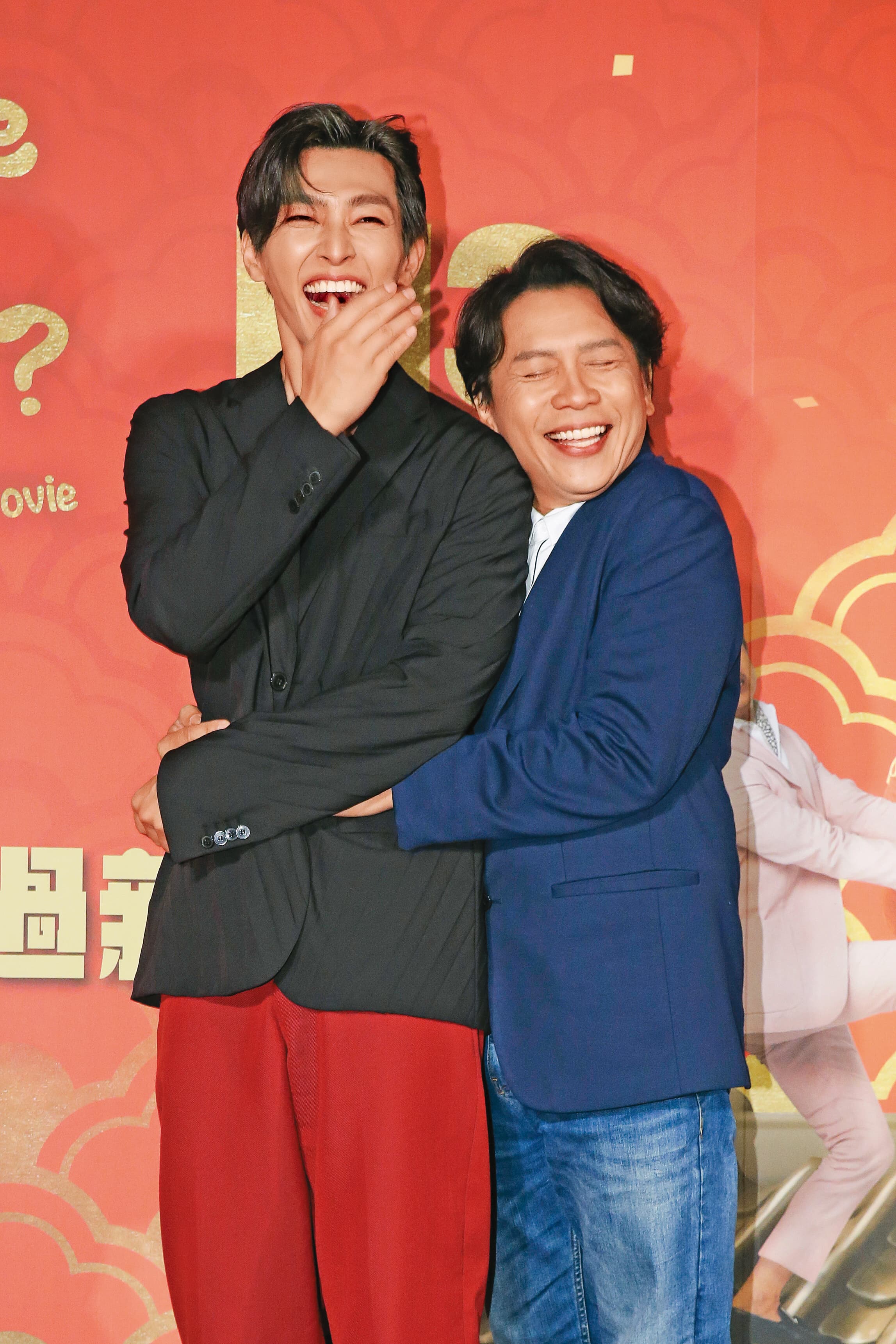 炎亞綸(左)和許傑輝(右)曾合作《我的婆婆怎麼把OO搞丟了》,如今許傑輝因性騷退出演藝圈,炎亞綸為了感情糾紛前途未明。