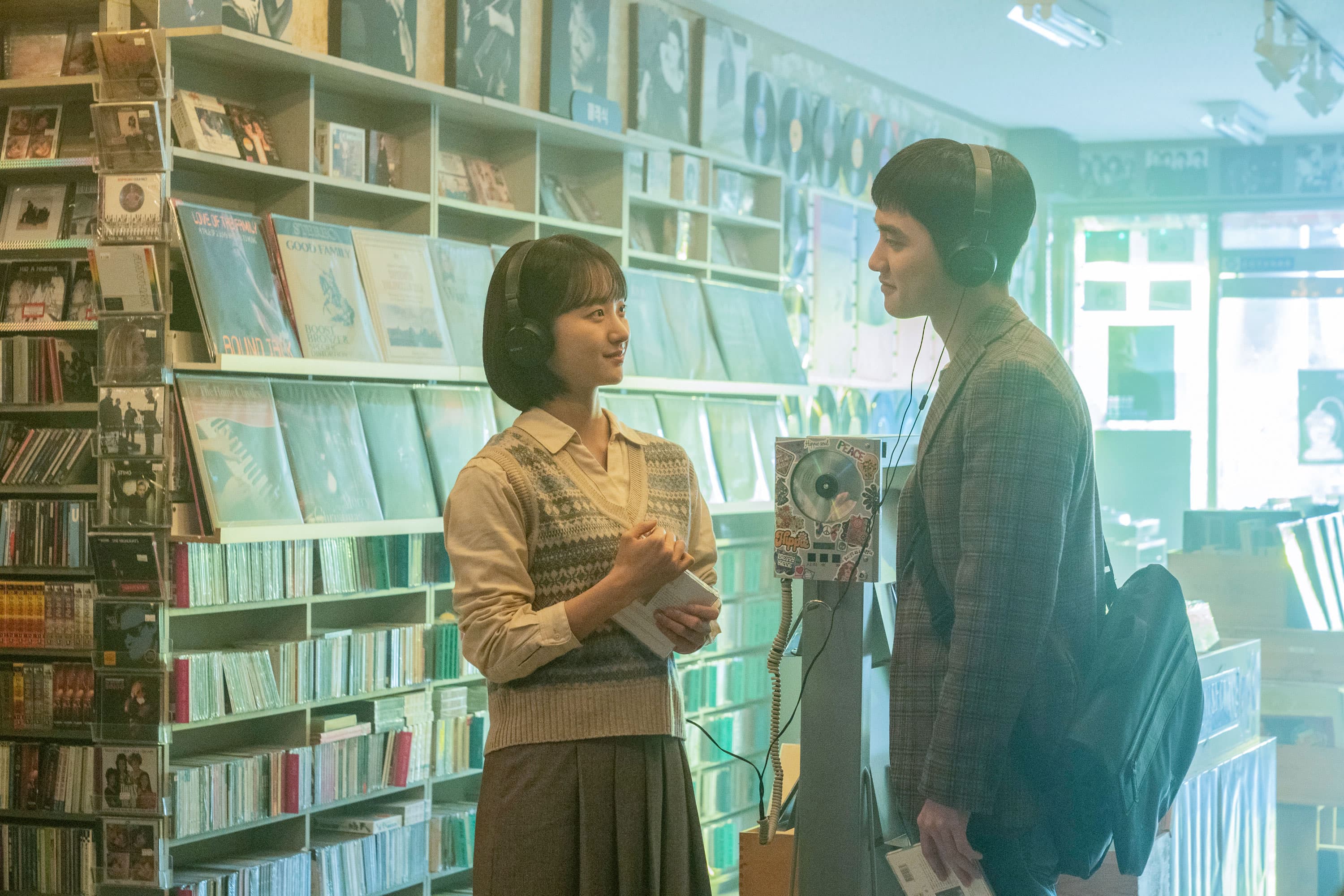 韓版《不能說的秘密》由D.O.(右)搭檔元真兒演出,預計今年上映。(翻攝自Daum Movie)
