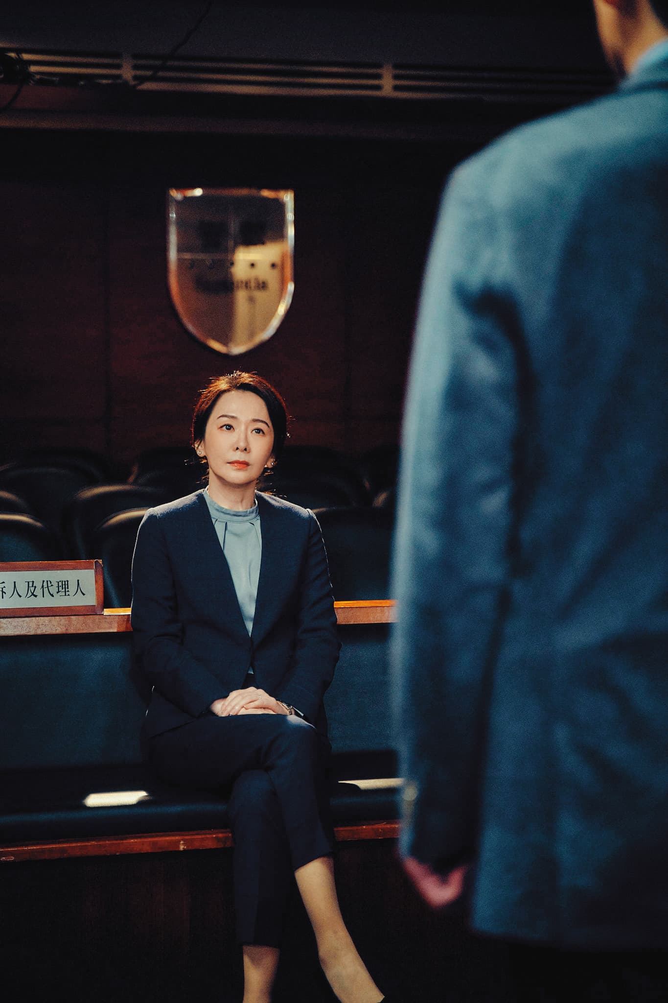 潘儀君在《八尺門的辯護人》演法務部長,魅力大,城府也深。(鏡文學提供)