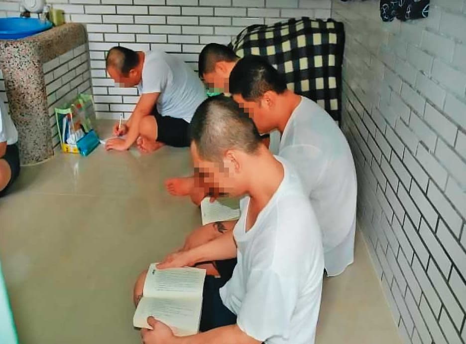 高雄第二監獄人滿為患,每間舍房都關了不少受刑人。(翻攝高雄第二監獄官網)