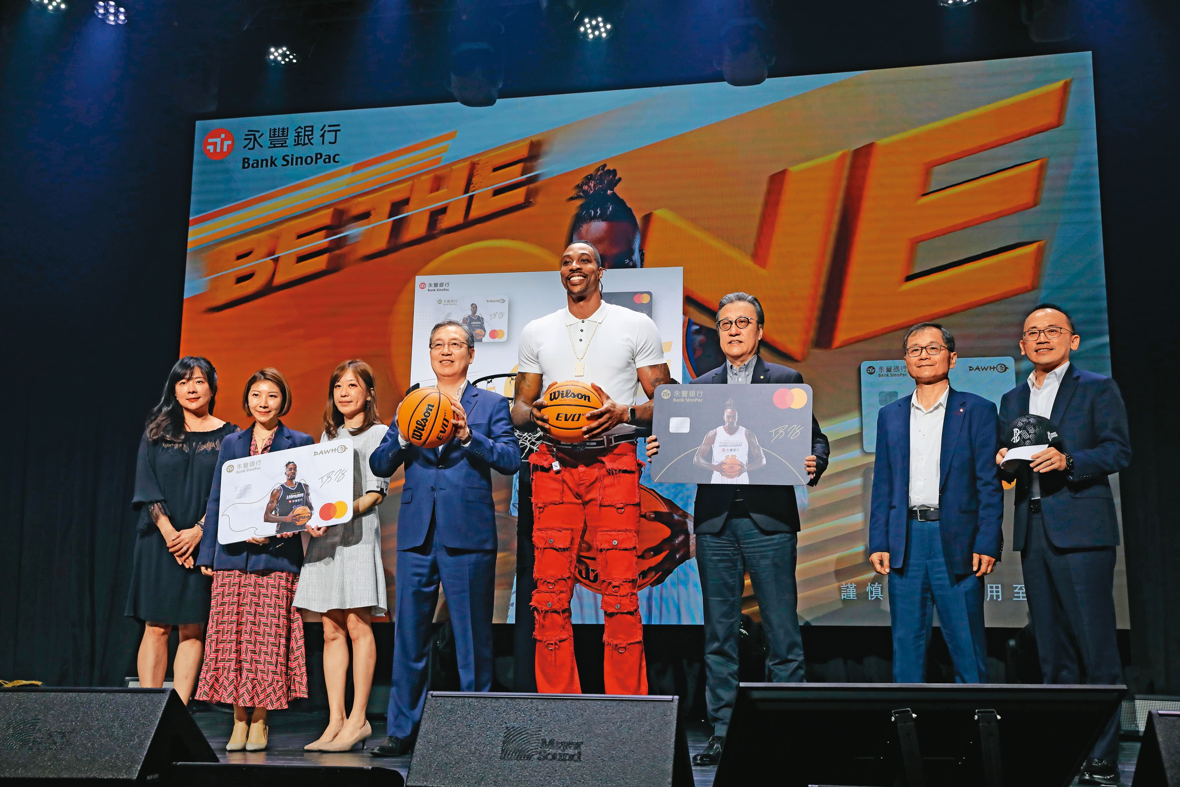 NBA球星魔獸霍華德吹起台灣籃球熱,也替冠名贊助商永豐銀創造效益。