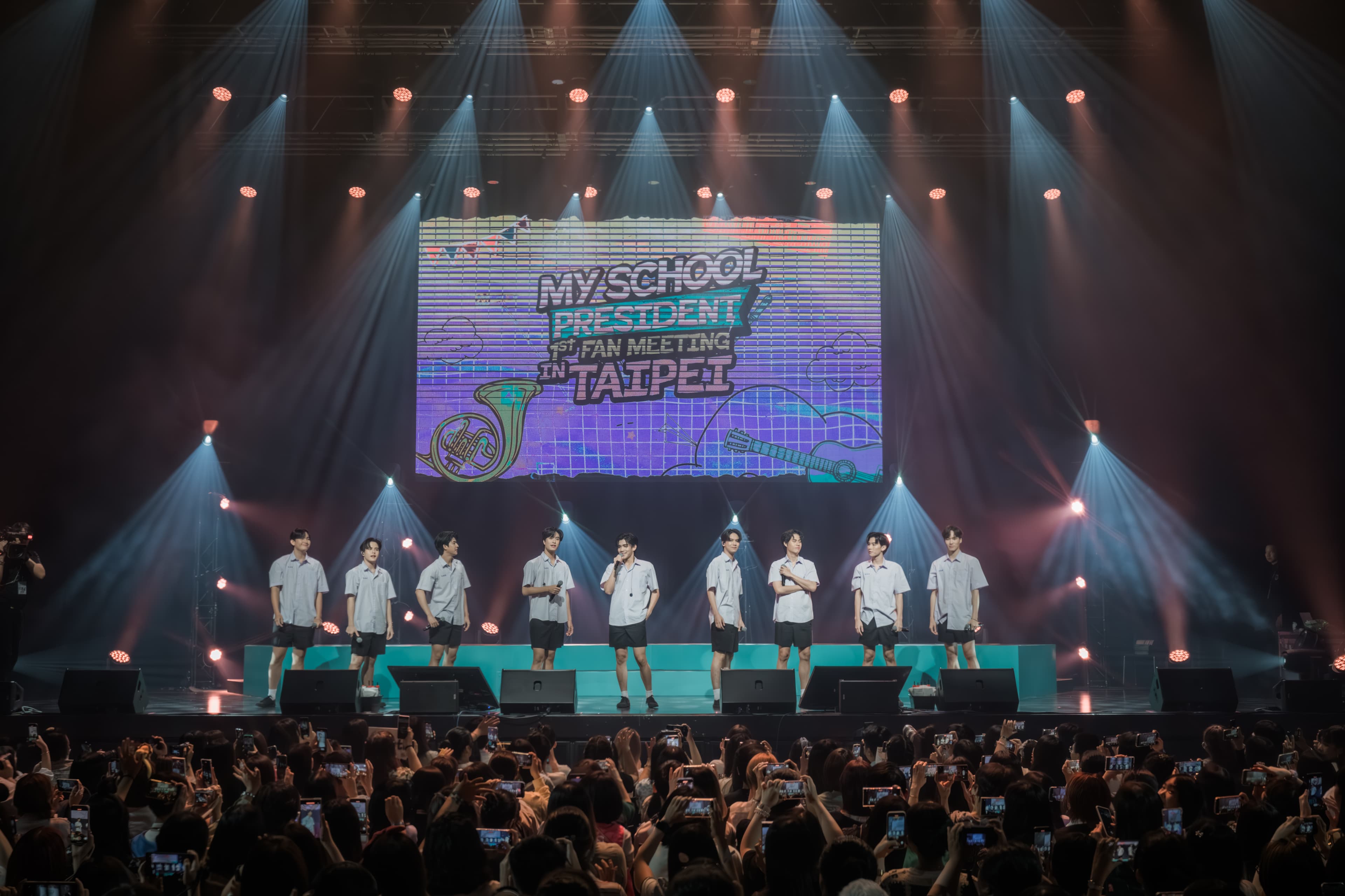 《My School President》9位演員午場以學生制服登場。(KKLIVE提供)