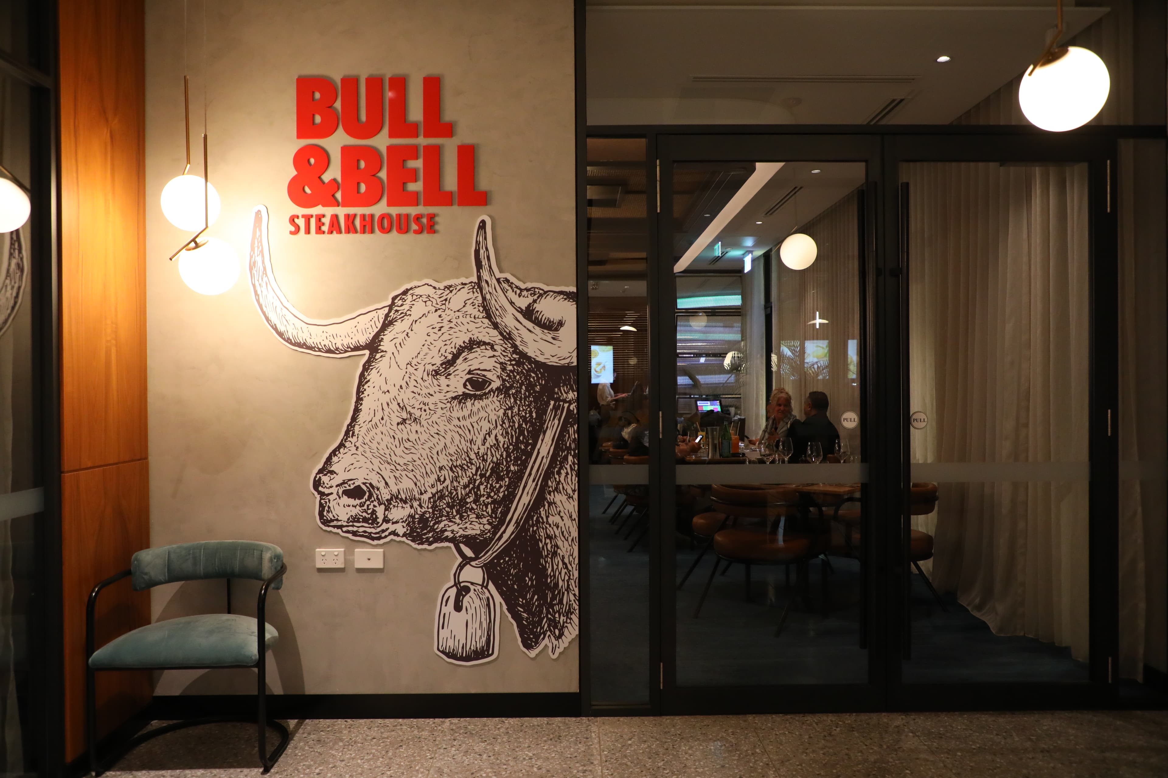 「BULL & BELL」是名單上唯一地處農村的牛排館。