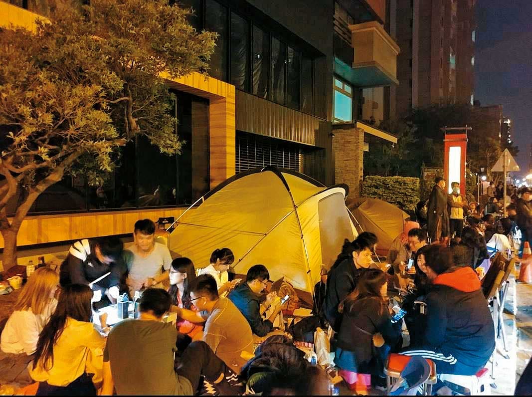 竹北房市供需失衡造成要買房者不得其門而入的怪象,先前引發熱議的排隊買房就是在新竹。(翻攝米築株式會社)