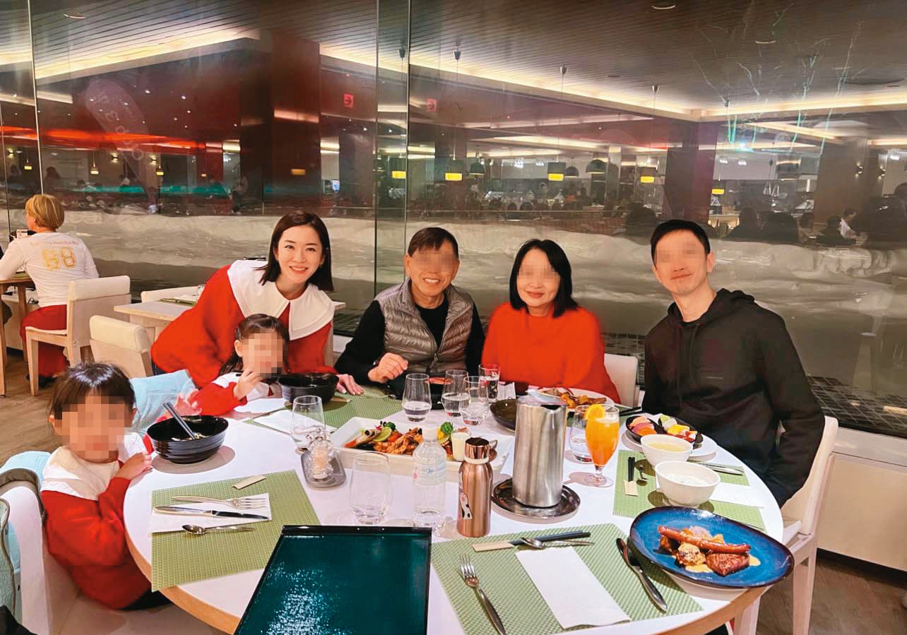 楊千霈(左一)婚後經常在臉書曬出祖孫三代一家和樂的照片。(翻攝自楊千霈臉書)