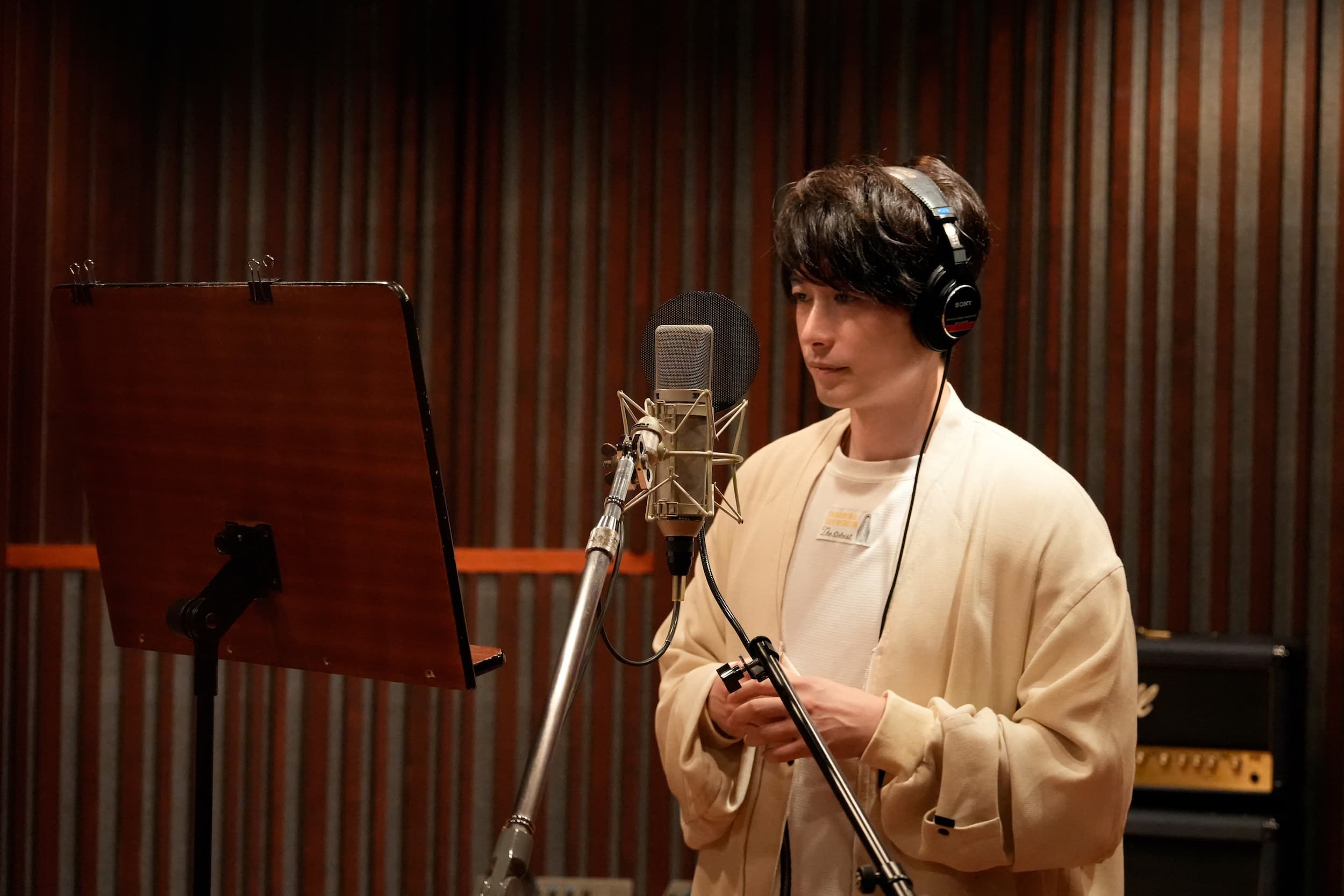 藤岡靛為告五人日語單曲〈晴天〉親自填詞。(相信音樂提供)
