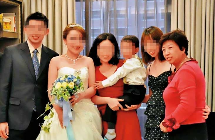黃女(左2)控訴與呂男(左1)結婚後,飽受夫家霸凌,丈夫的阿姨、中國砂輪公司前董事長林陳滿麗(右1)也插手干涉她的婚姻。(讀者提供)