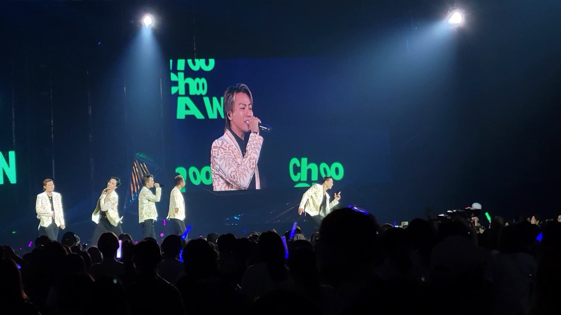 放浪家族總共帶來10首歌舞表演。