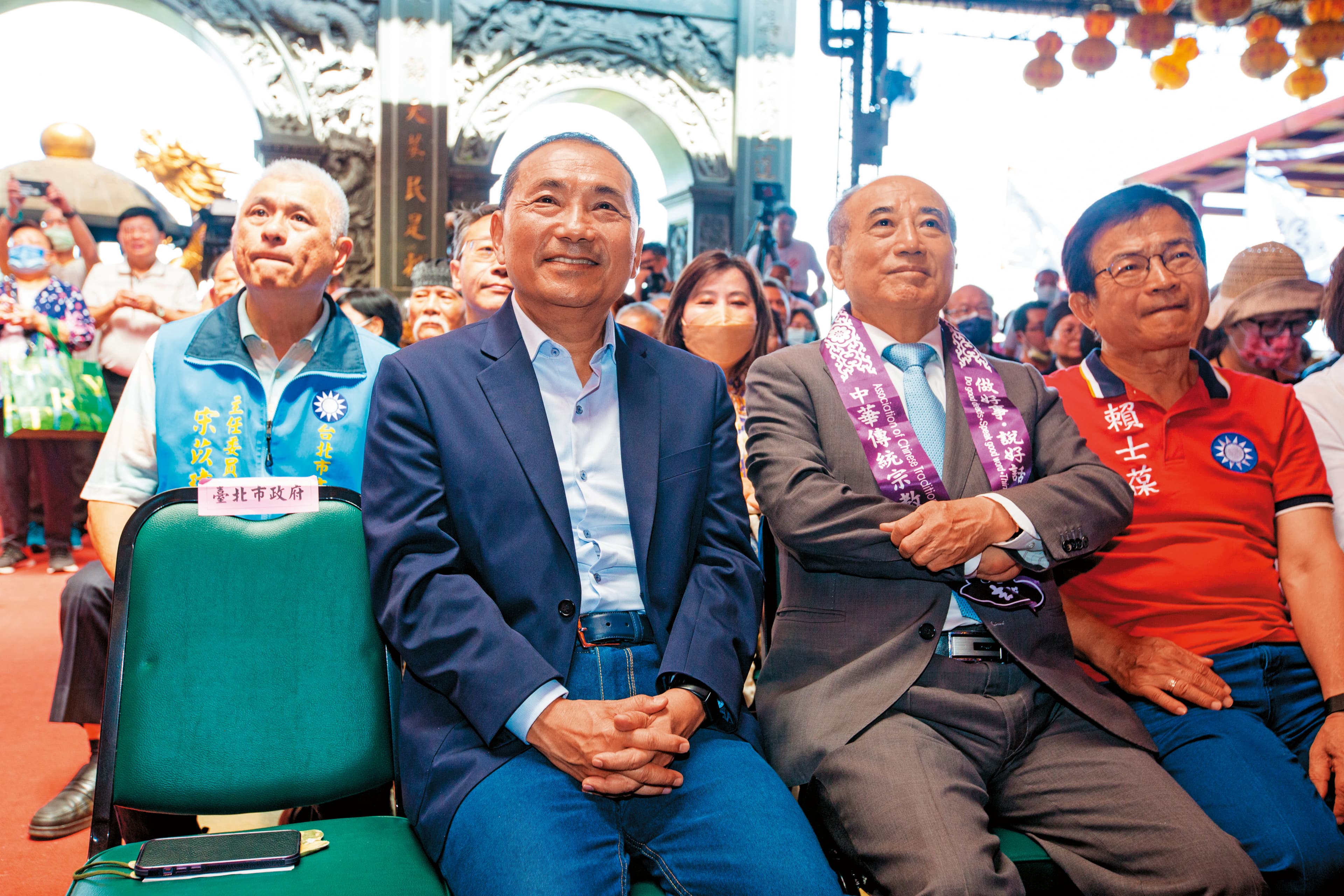 藍營內普遍認為侯友宜（前左）陸戰有待加強，盼王金平（前中）能出馬協助。