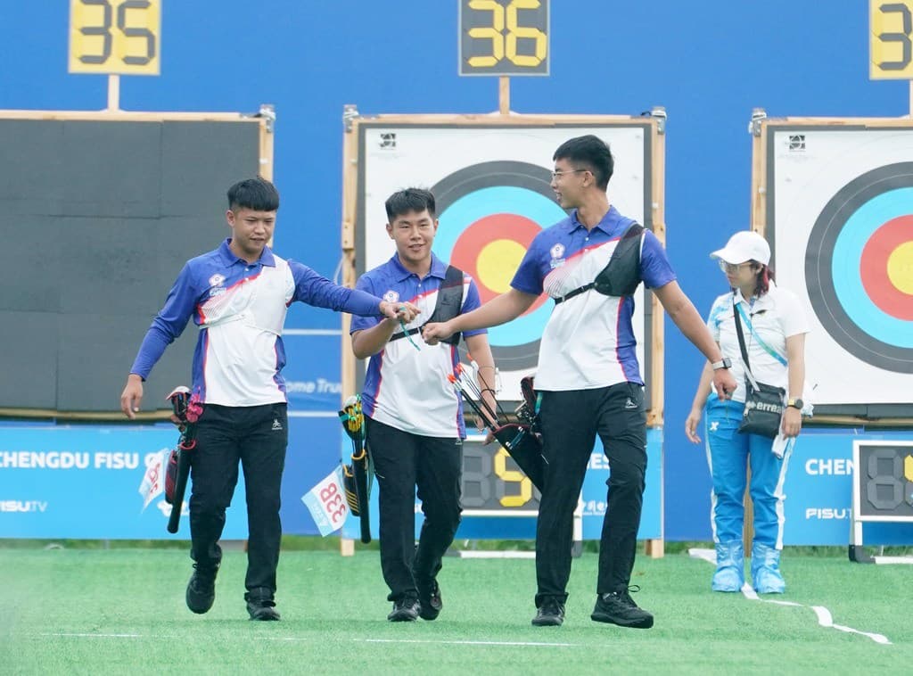 台灣隊射箭反曲弓男子團體由張譯中、郭昱承與楊宗翰組成。（大專體總提供）