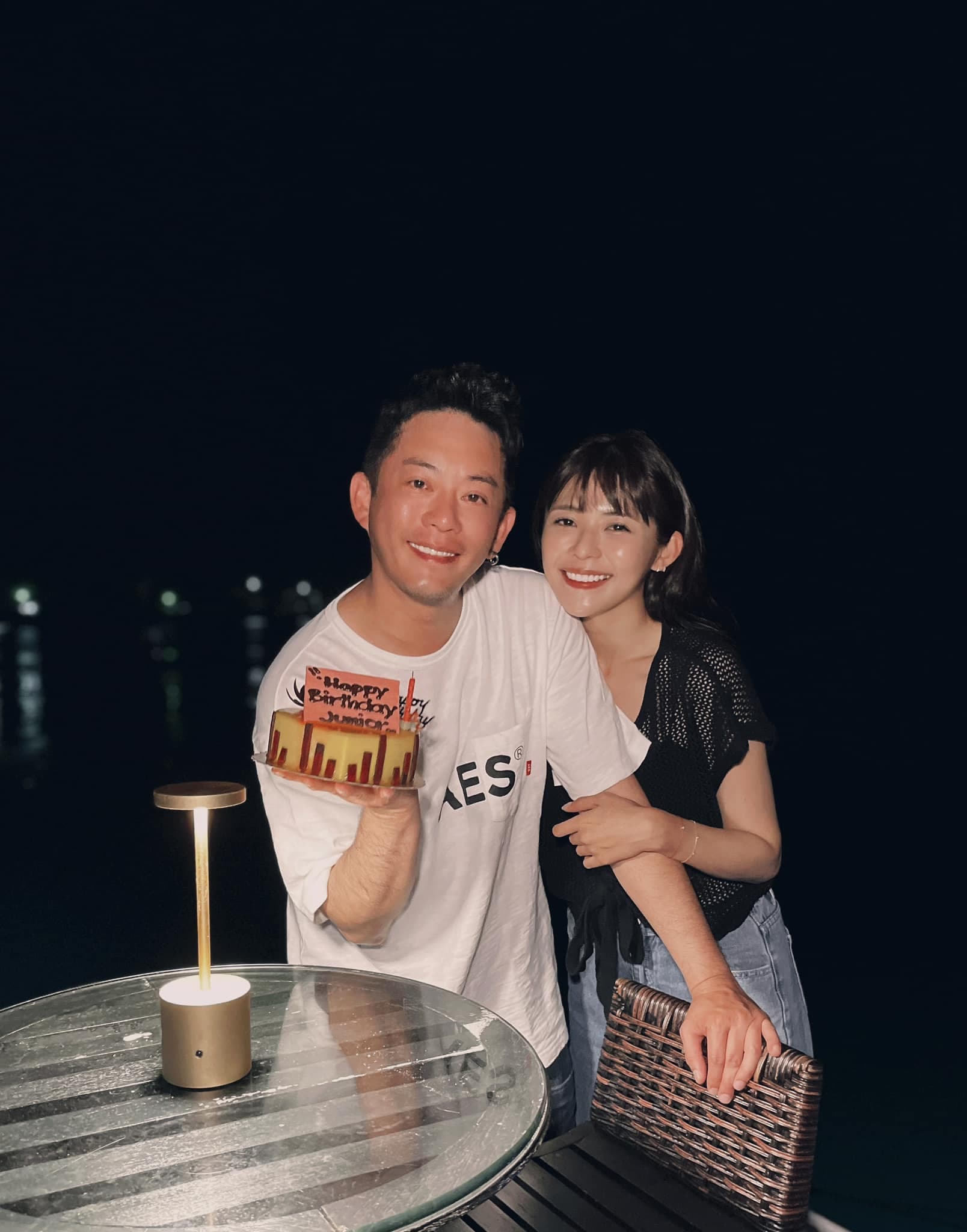 Junior和女友林萱瑜低調交往多時,今年選在自己42歲生日前夕求婚成功。( 翻攝自韓宜邦臉書)