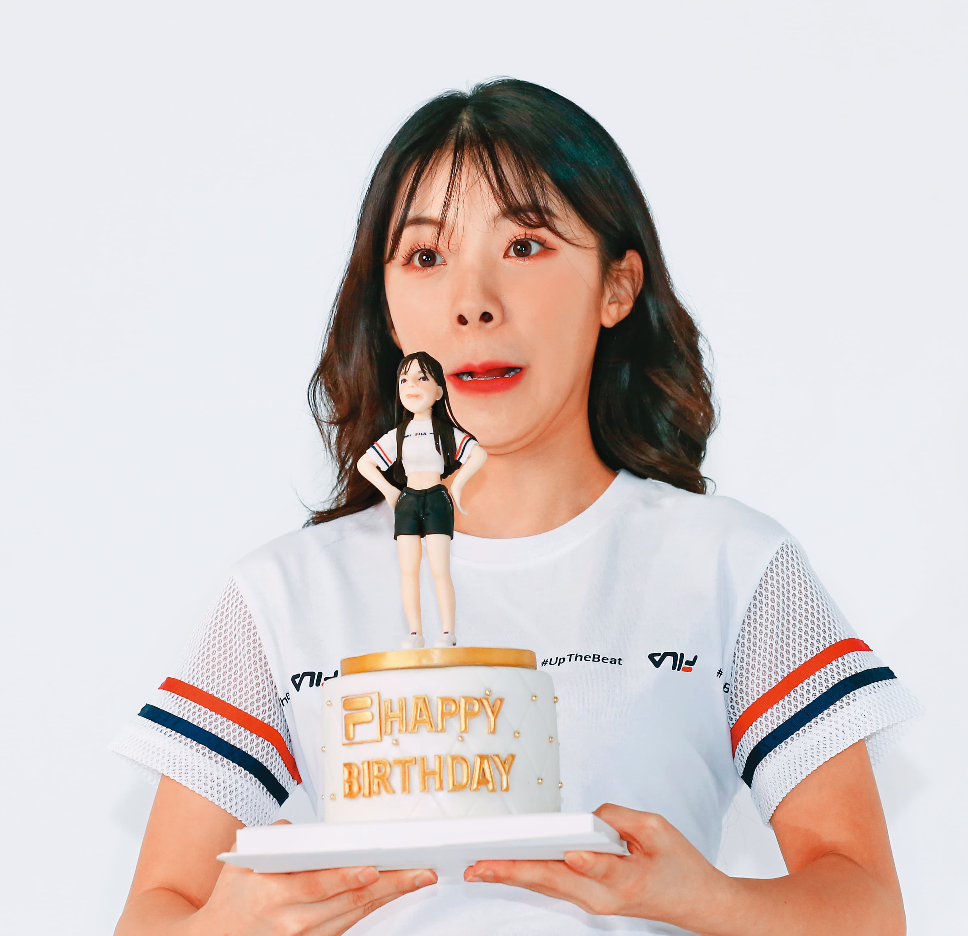 李多慧提前慶祝24歲生日,欸怎麼秒變新竹市長高虹安?(遞口罩)