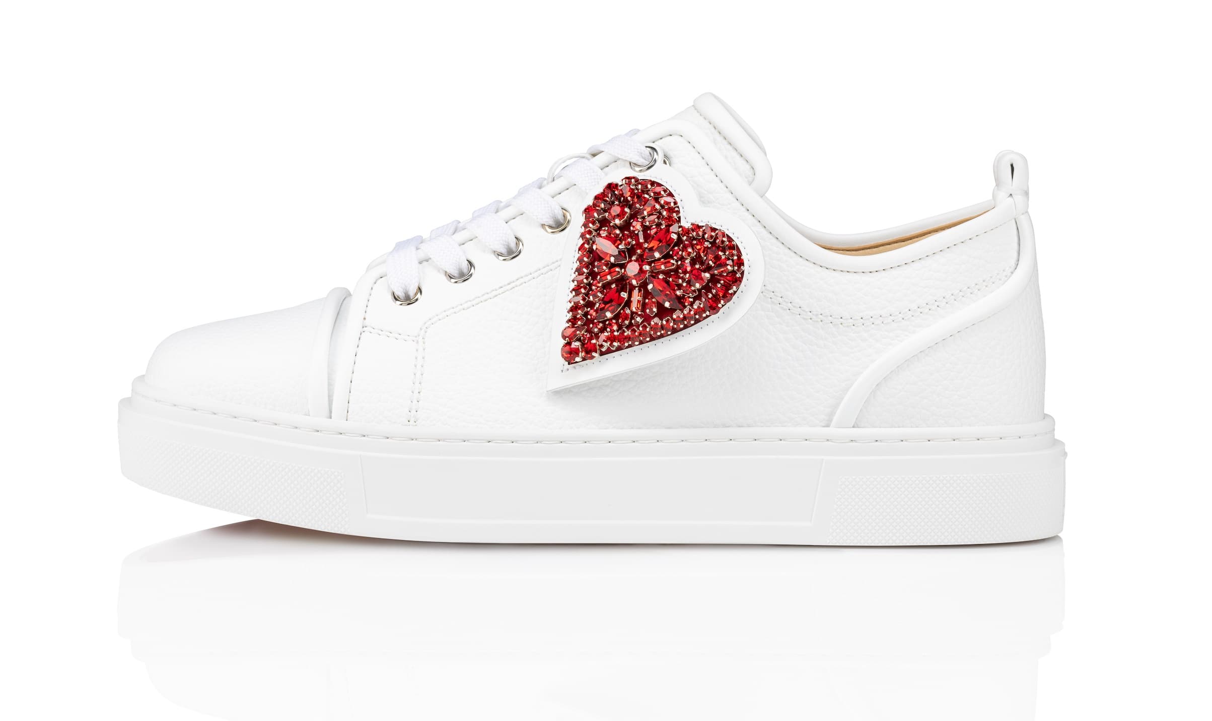 I Love Adolon Junior Donna 愛心鑽飾運動鞋。NT$46,200(Christian Louboutin提供)