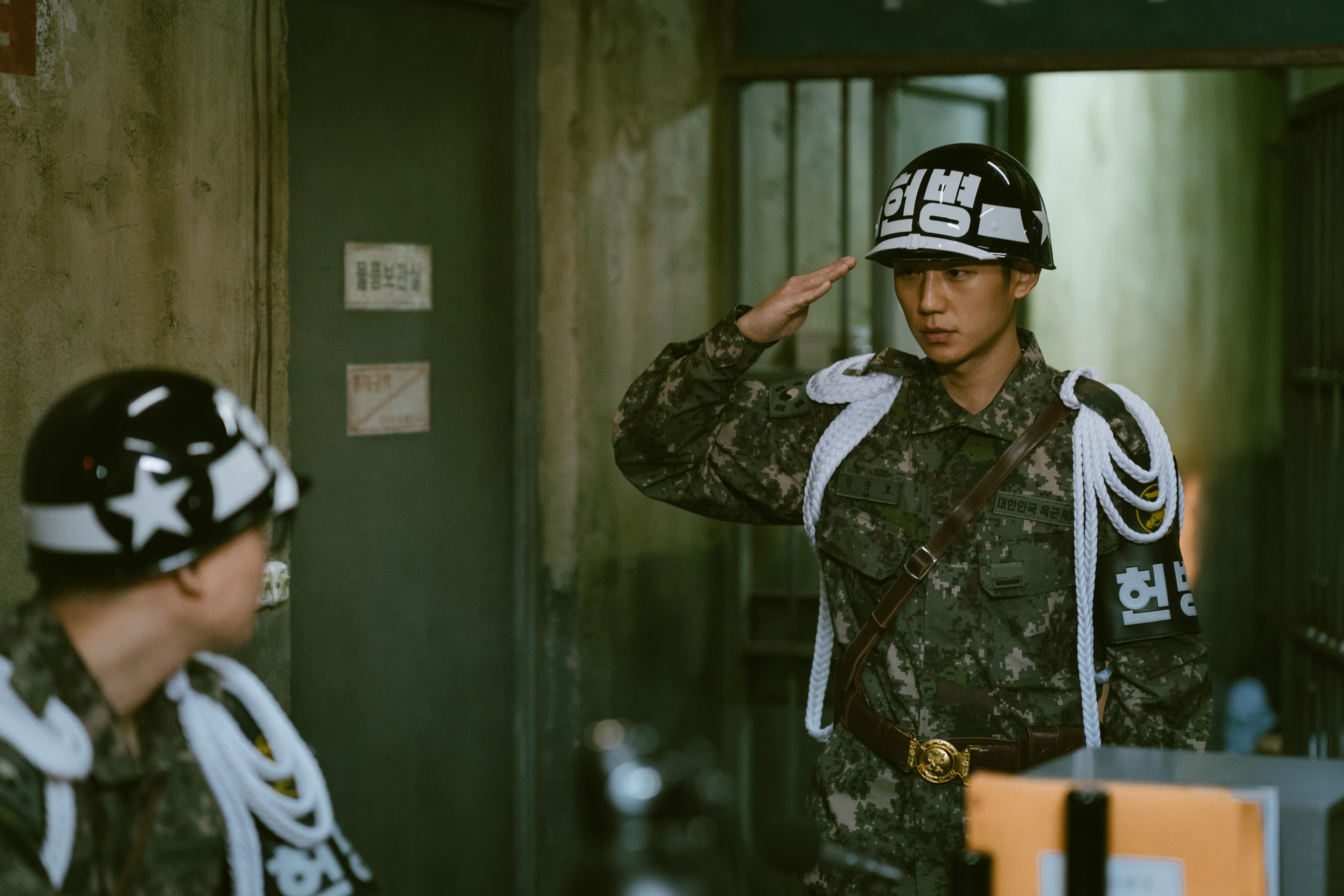 丁海寅坦言再接《D.P 逃兵追緝令》第二季,有「拜託讓我趕快退伍」的感覺。(Netflix提供)