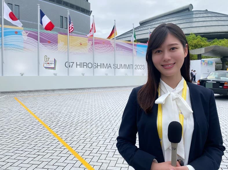 足立夏保去年進入讀賣電視台當主播,外型亮麗且擅長英語。(翻攝自足立夏保Instagram)
