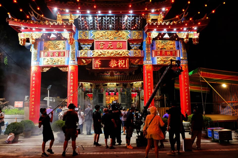 影片場景之一的台中梧棲朝元宮大力配合拍攝。(華影提供)