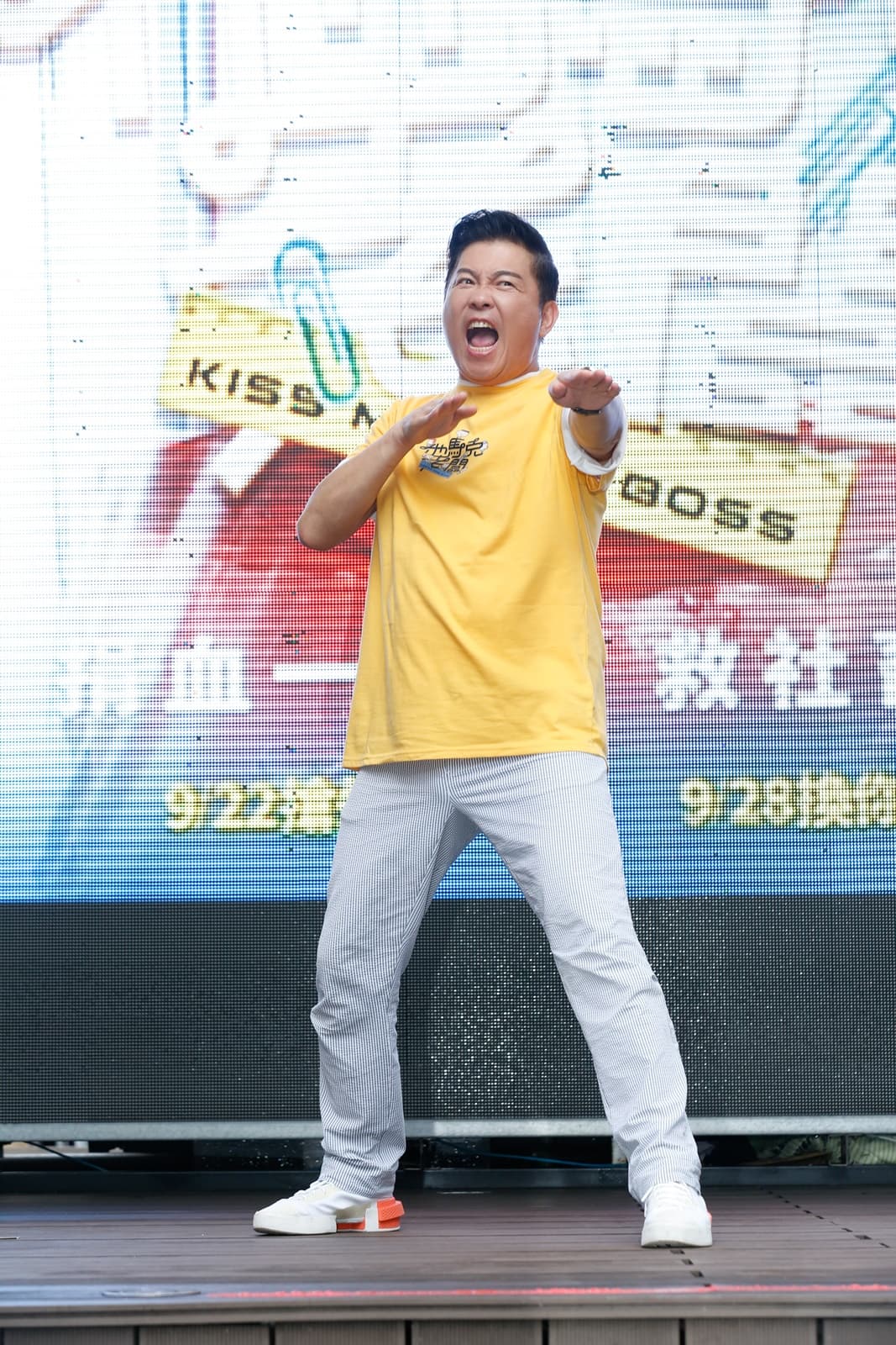 曾國城飾演的正是片名裡的「老闆」,也是大家討伐的對象。