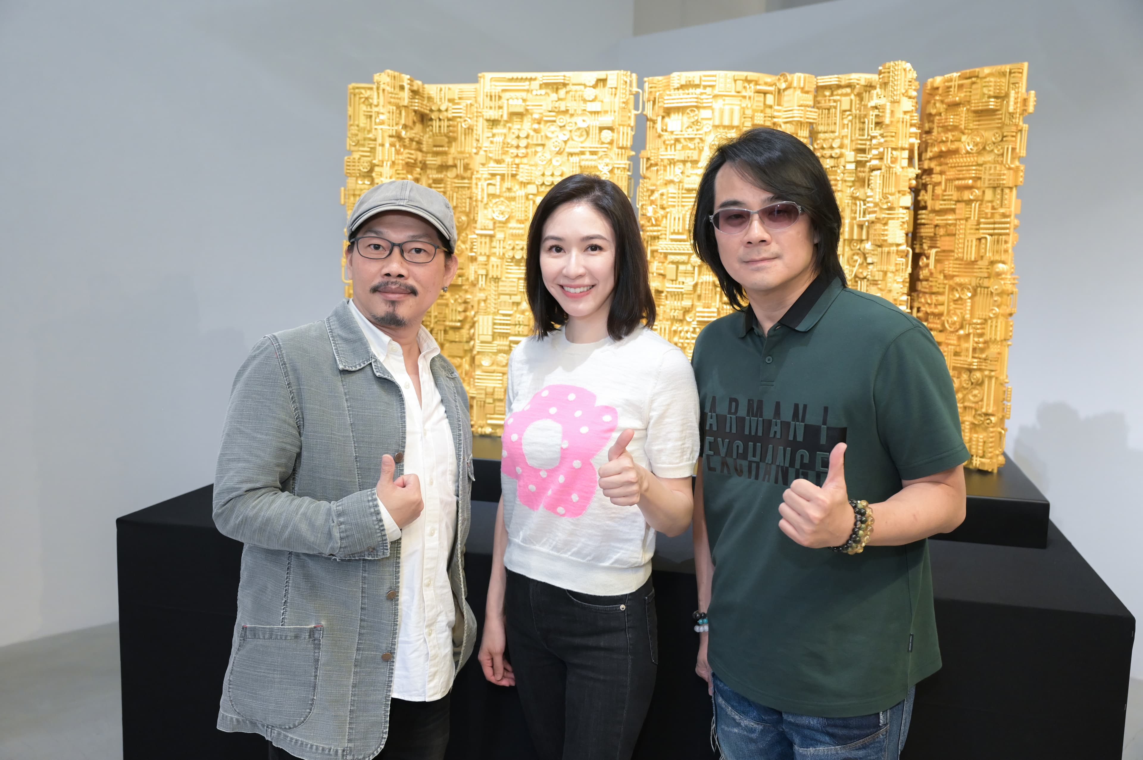 方文山辦展蔡依珊和陳建寧親臨會場道賀。(大將文創提供)