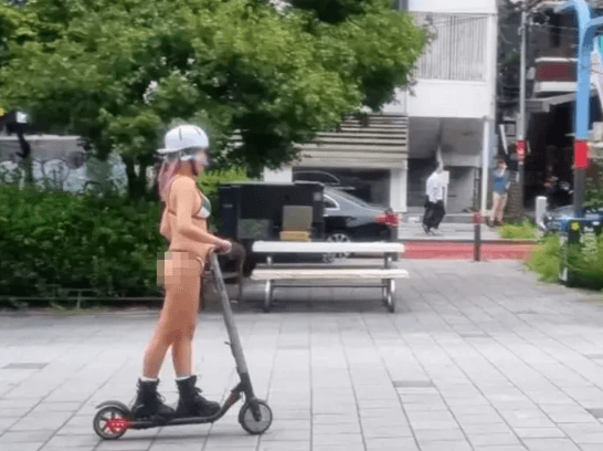 比基尼妹宣稱是為雜誌活動宣傳。(翻自salgoonews.com)
