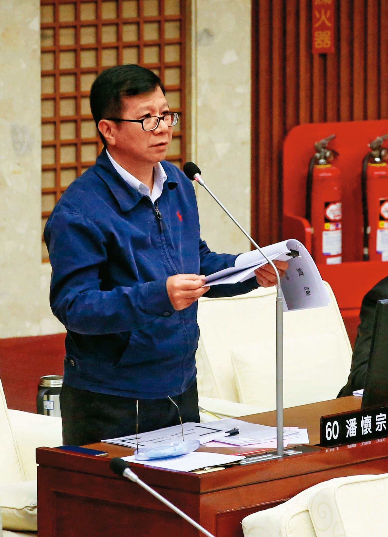 前台北市議員潘懷宗涉詐領助理費,認罪且繳回333萬元犯罪所得,獲緩刑免入獄。