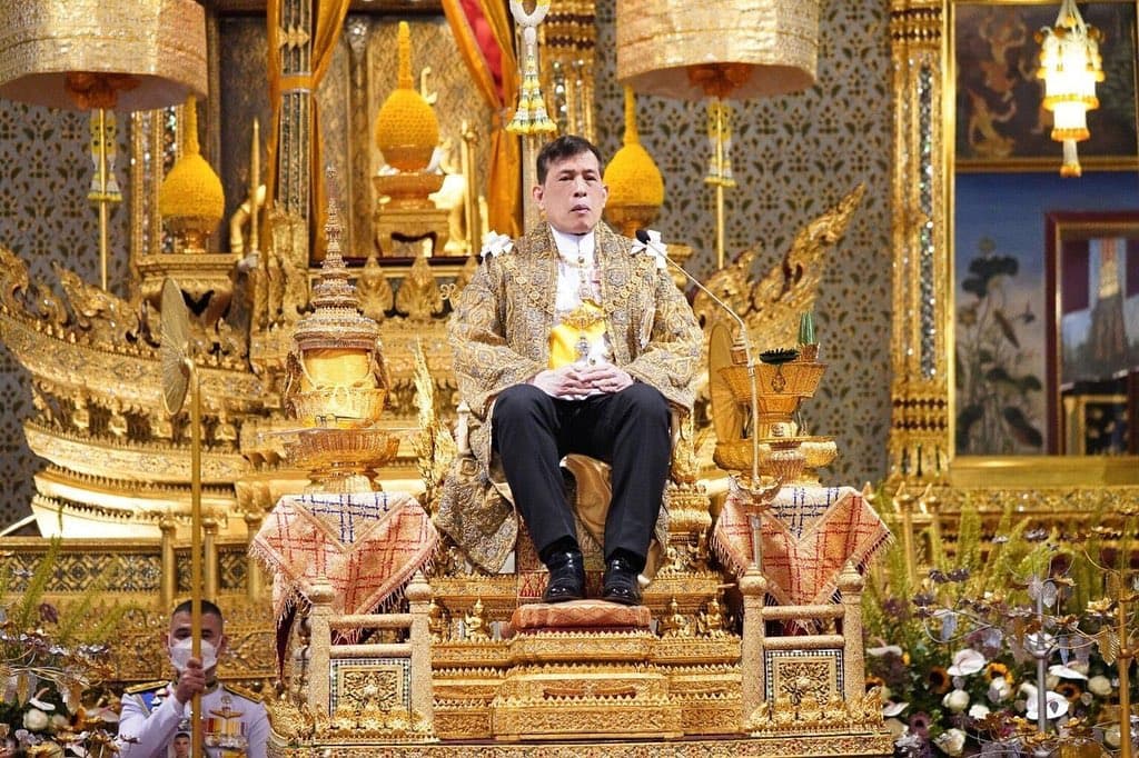 泰皇瓦集拉隆功位居全球王室財富排行第一。(翻攝IG@thairoyalfamily)