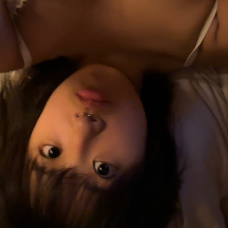 梧桐妹剛滿18歲,最新的鼻環造型引發討論。(翻攝自梧桐妹IG)