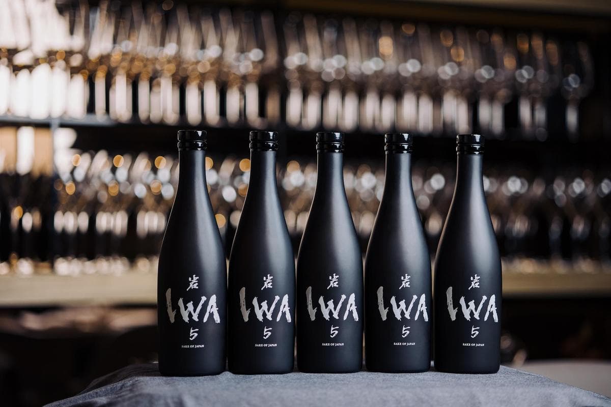 沒有固定配方的IWA 5,近來也開始嘗試陳年。(5,350元/瓶、720ml,樂活酒窖提供)