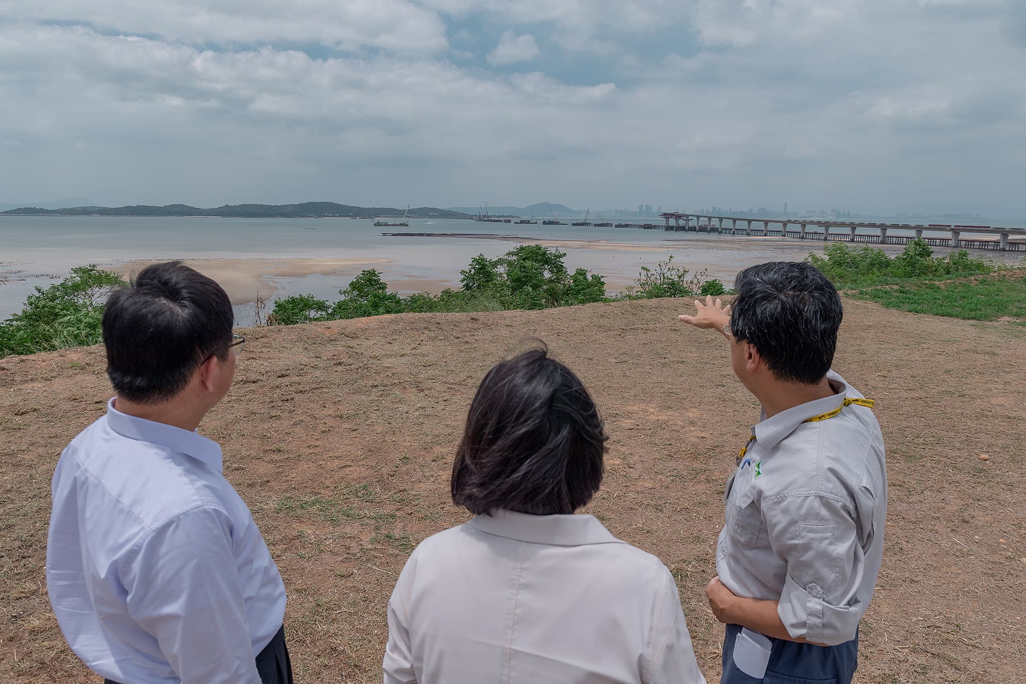 蔡英文2019年視察興建中的金門大橋。(總統府提供)