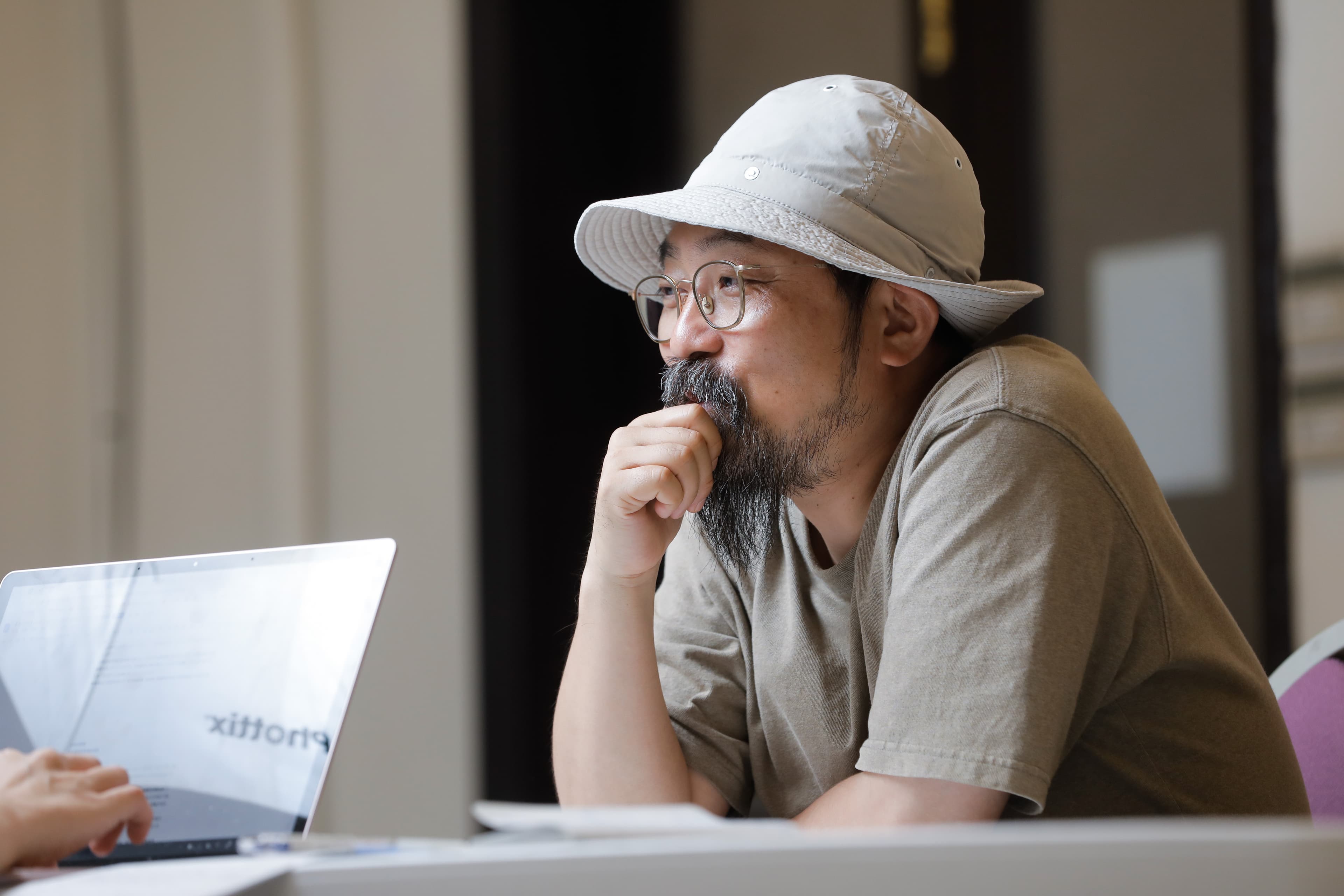 山下敦弘回憶起片場的岡田將生,頻讚歎他十多年來的成長。