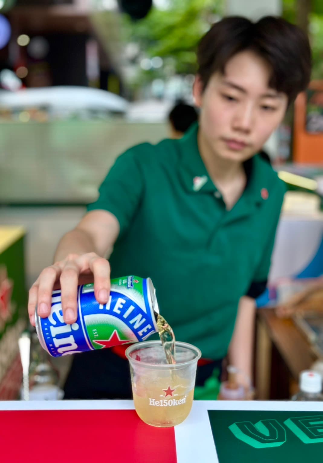 所有調酒皆由現場調酒師親自調製。