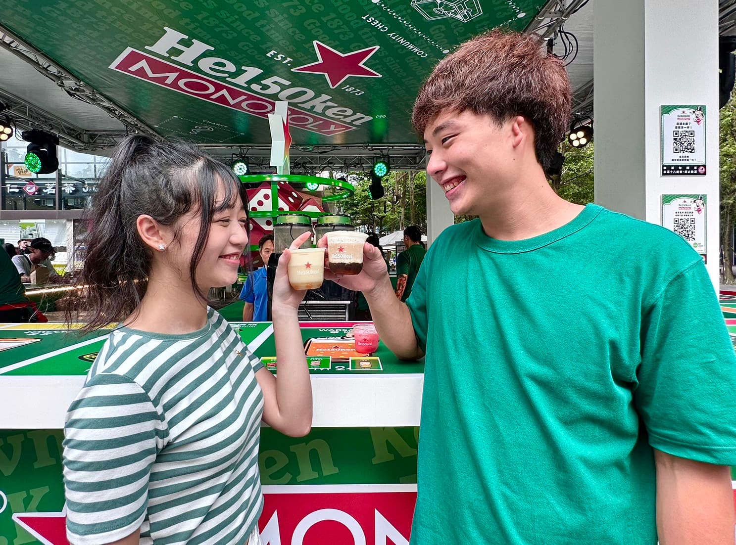 週末期間限定的Good Times Square必須找朋友一起來乾杯。