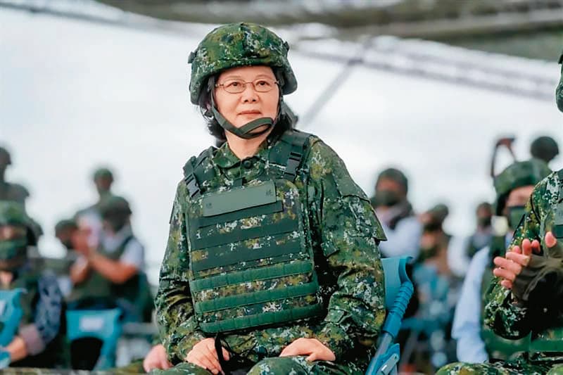 蔡英文任內積極推動國防改革,強化自身嚇阻力。(總統府提供)