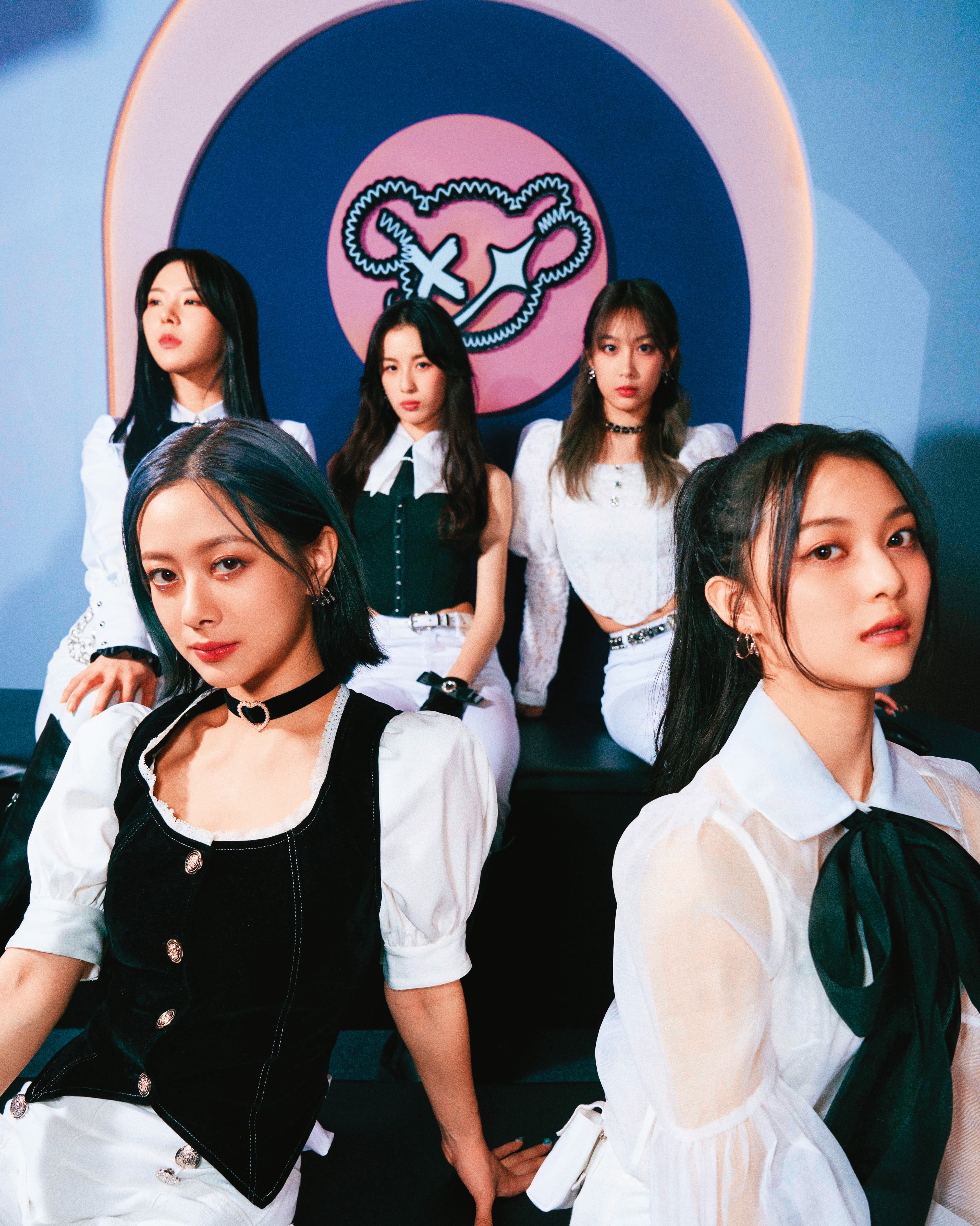 女團選秀節目《未來少女》由6家經紀公司分別打造出不同風格的女團參賽,圖為「幻藍小熊」。