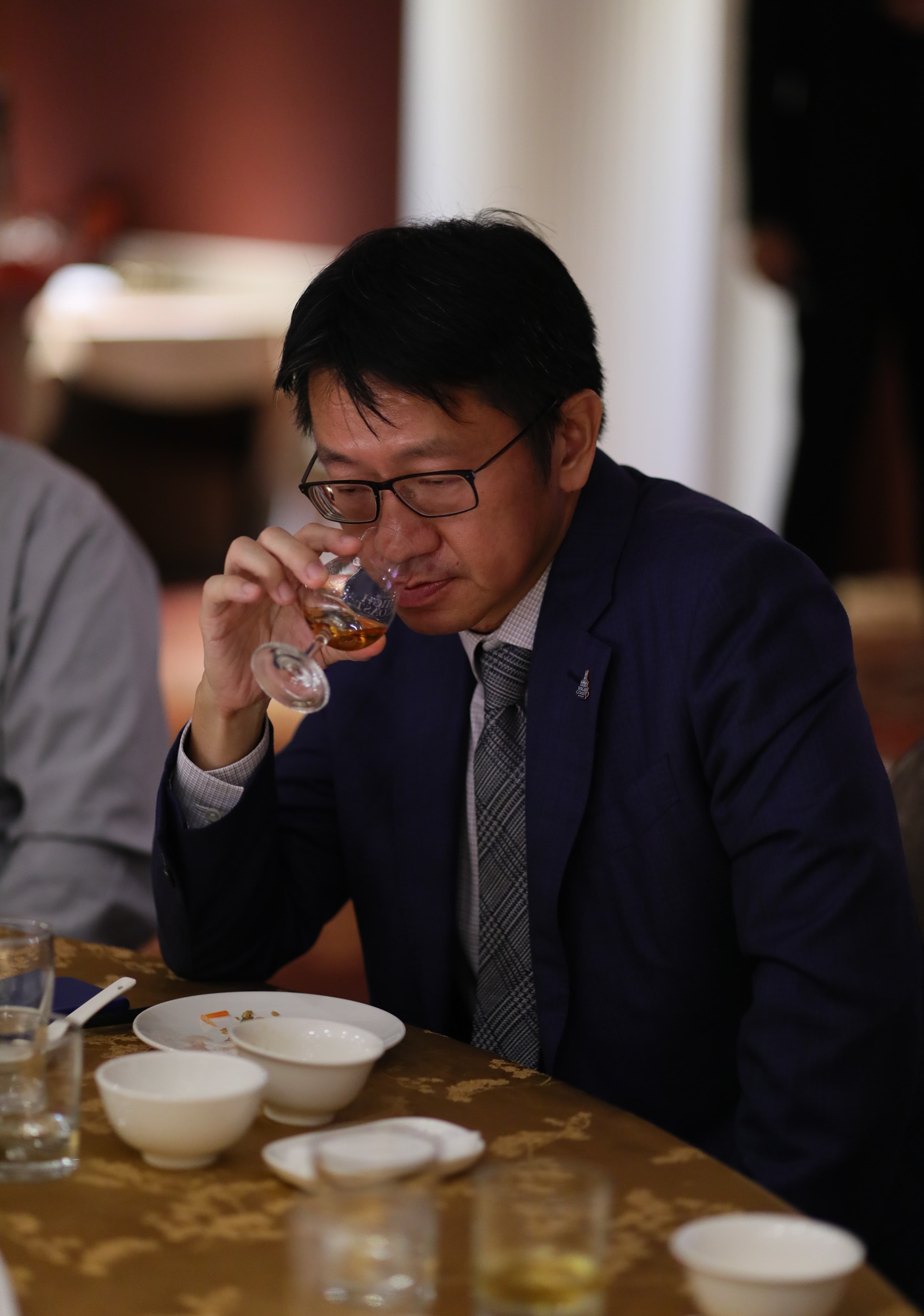 人稱K大的台灣總代理嘉馥老闆姚和成是威士忌收藏家，不純以生意眼光看威士忌，與HIGH COAST的理念相同，一拍即合。