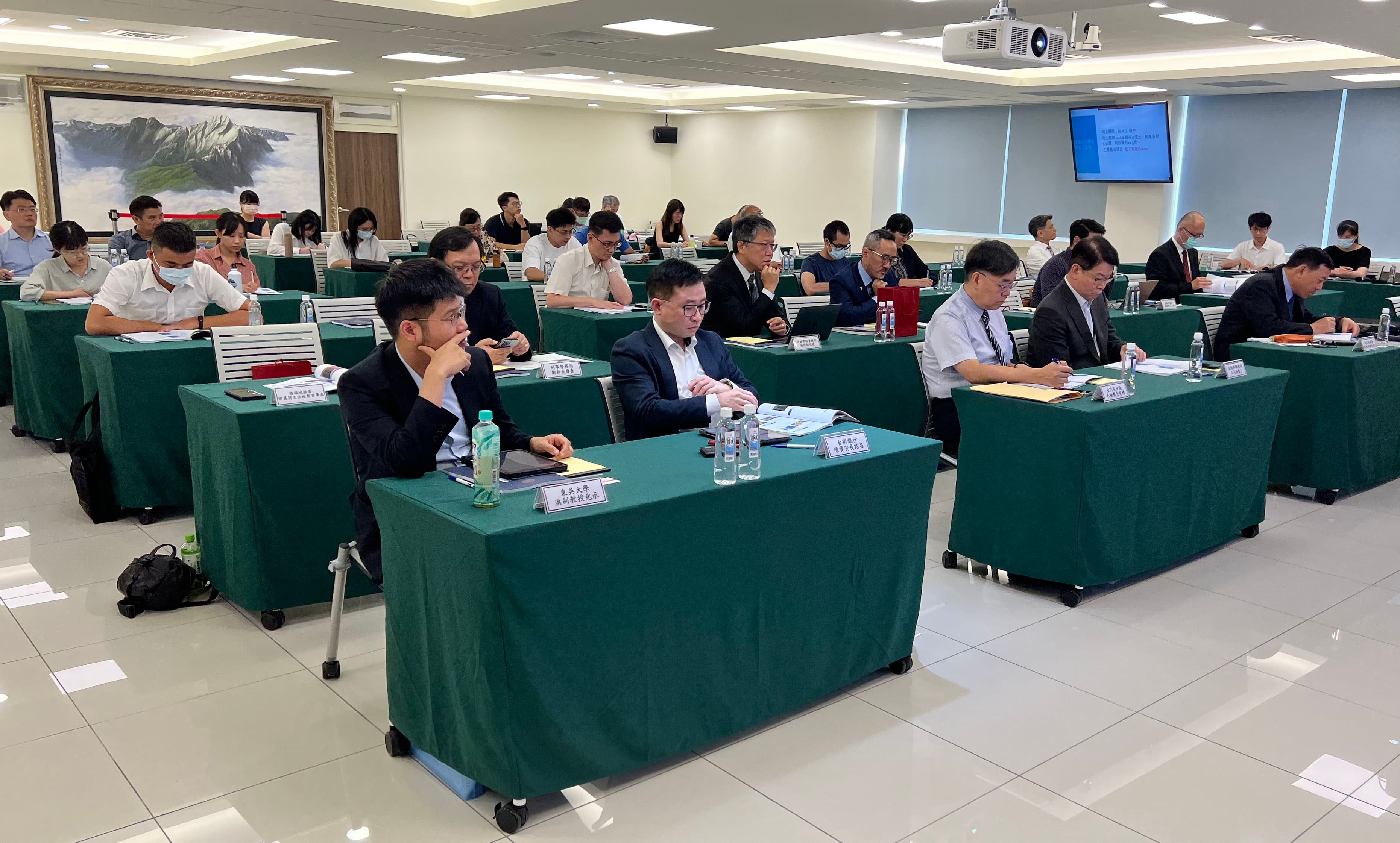 最高檢舉辦「線上博奕犯罪之查緝」研討會,橋頭地檢署主任檢察官鄭子薇建議課徵所得稅,逃漏稅捐逾1千萬以上者,最高可處7年有期徒刑,併科1億元以下罰金。(最高檢提供)