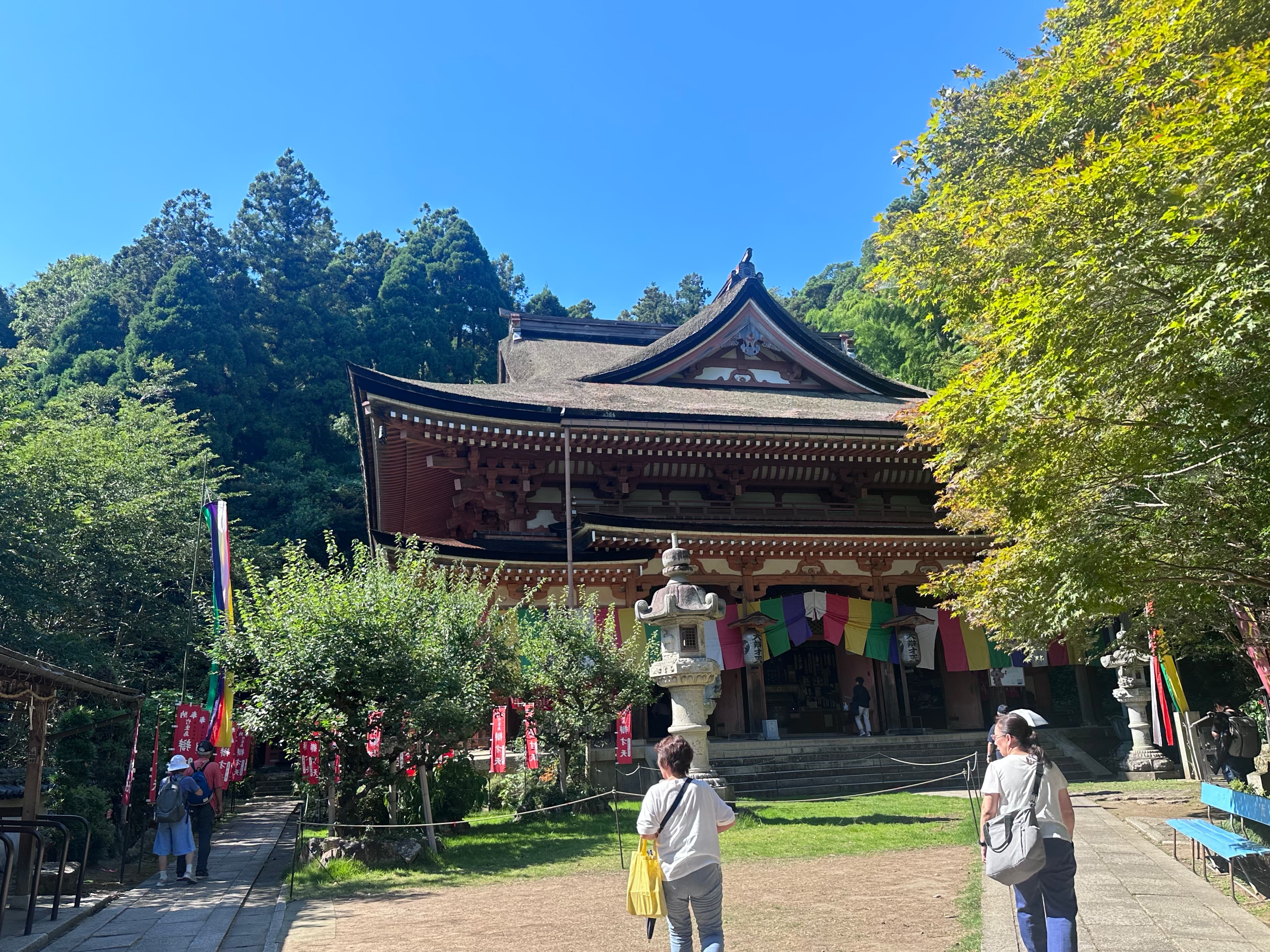 寶嚴寺建於西元724年,已有1200多年歷史,據說寶嚴寺的唐門建築是豐臣秀吉大阪城的唯一遺跡。