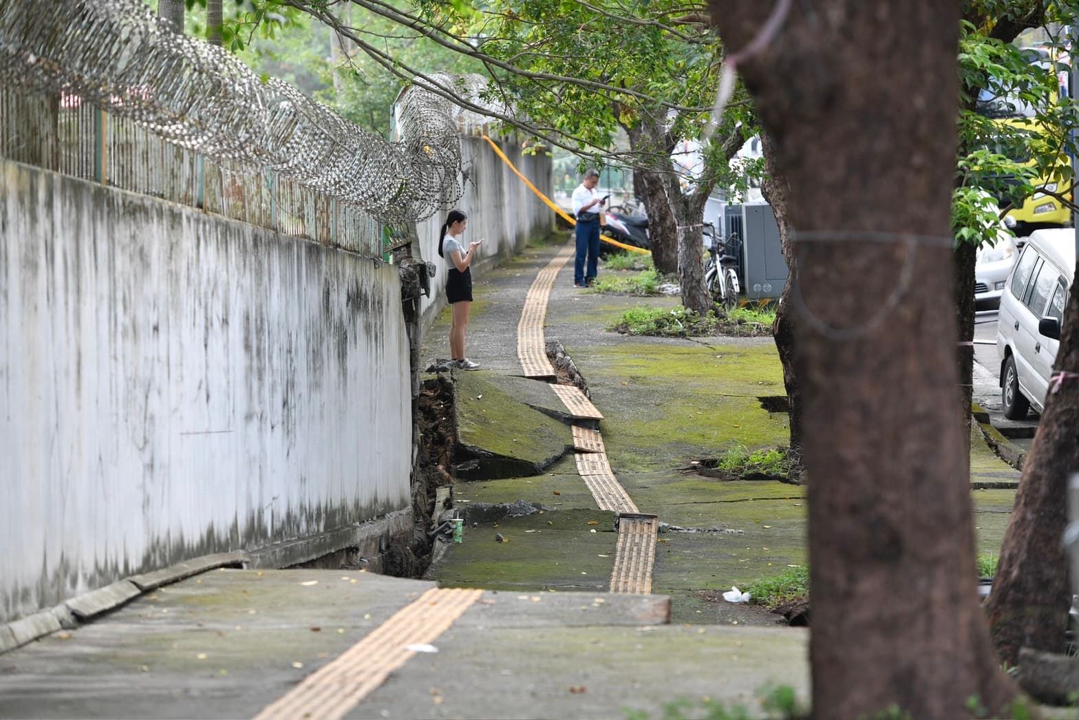 大直街建案塌陷毀民宅,畫面怵目驚心。