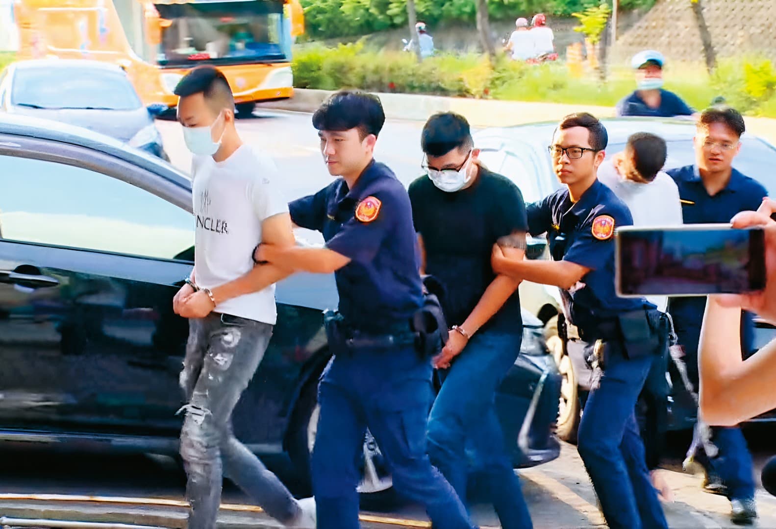 檢警循線逮獲下手行凶的16人，其中最小僅13歲。（東森新聞提供）