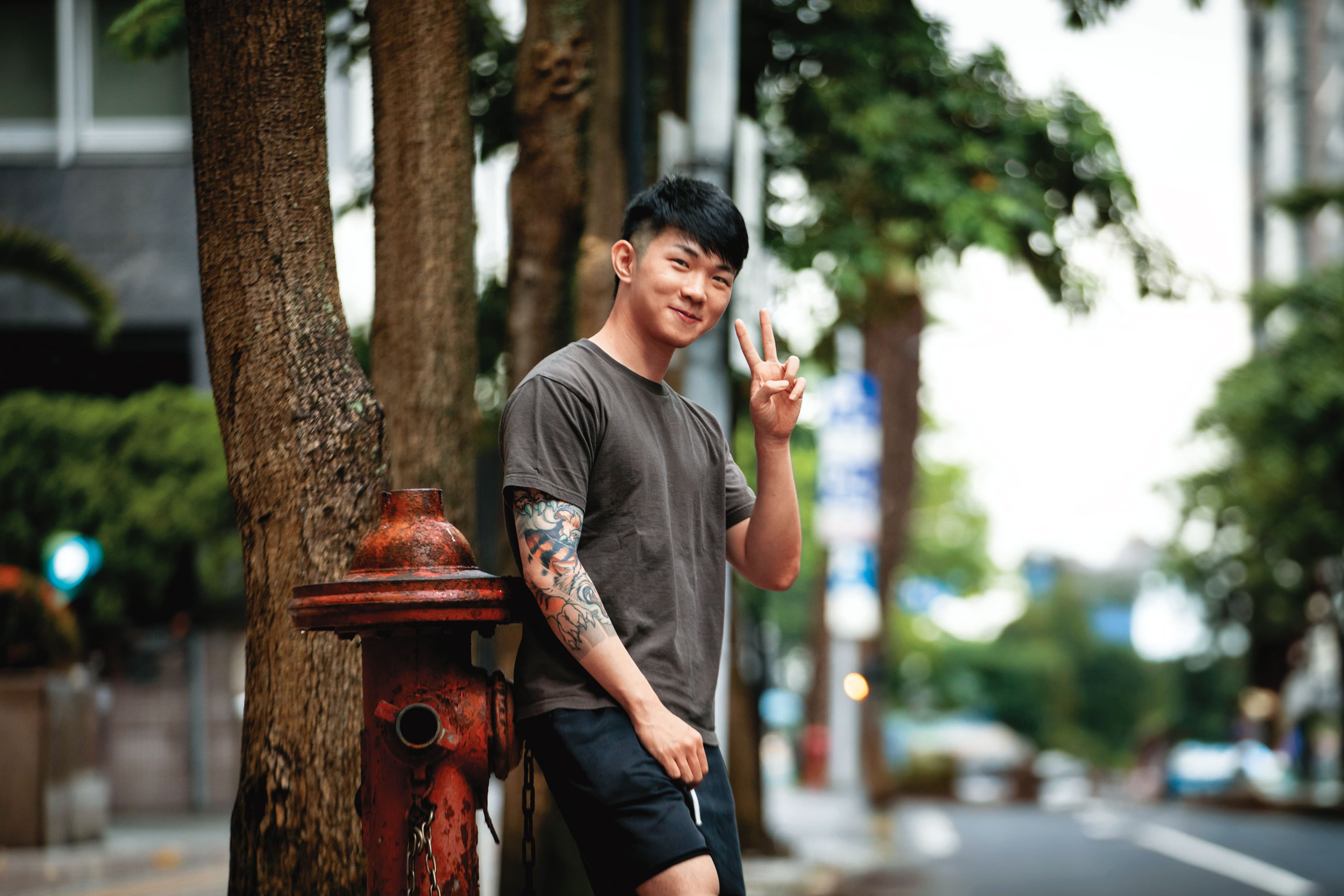 31歲的黃山料日前在台北購屋,事業有成,但言行舉止仍保有少年習性。