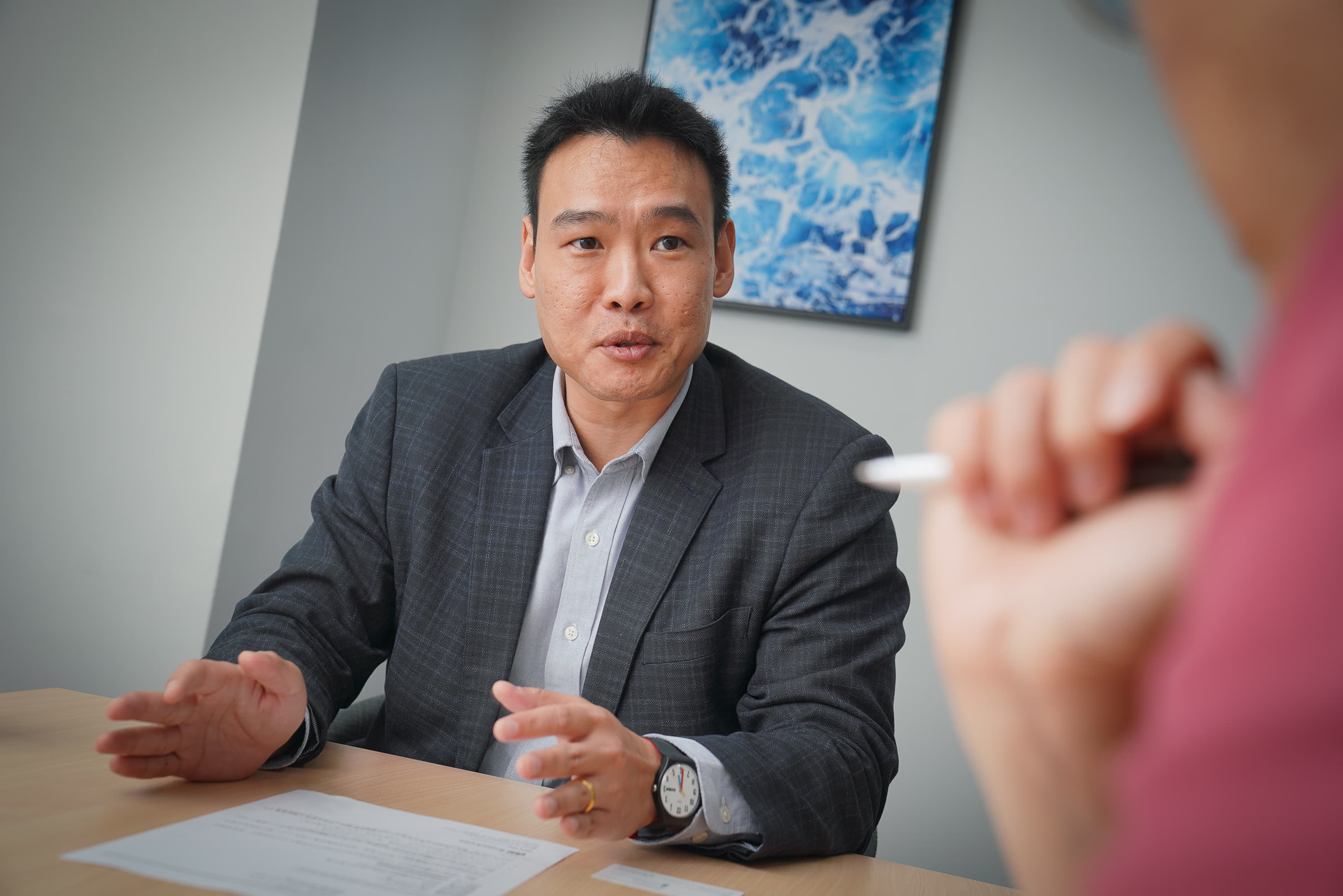 台灣伊比德羅拉總經理劉忠祐呼籲,政府要設法讓開發商不要把所有的財務計算的壓力都放在投標前,可以考慮用MOU代替有條件式合約。
