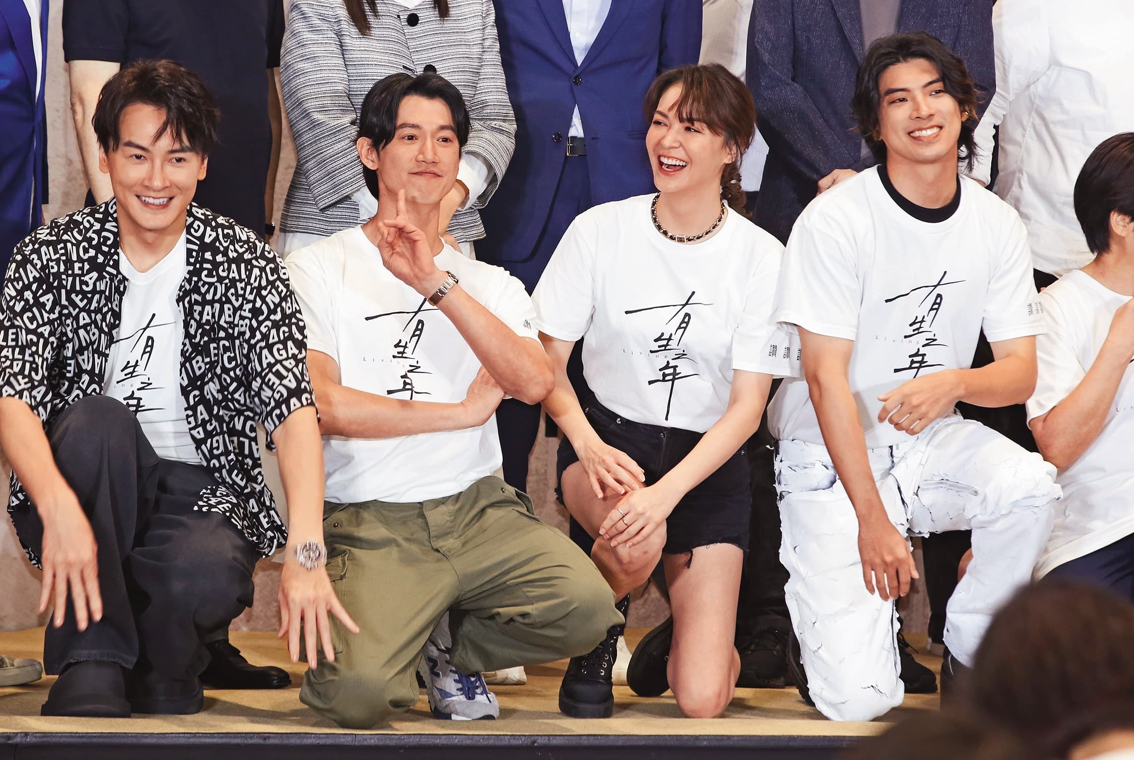 雖然《有生之年》以吳慷仁(左2)、鄭元暢(左1)、林哲熹(右1)為主軸,但據傳張榕容(右2)片酬最高。