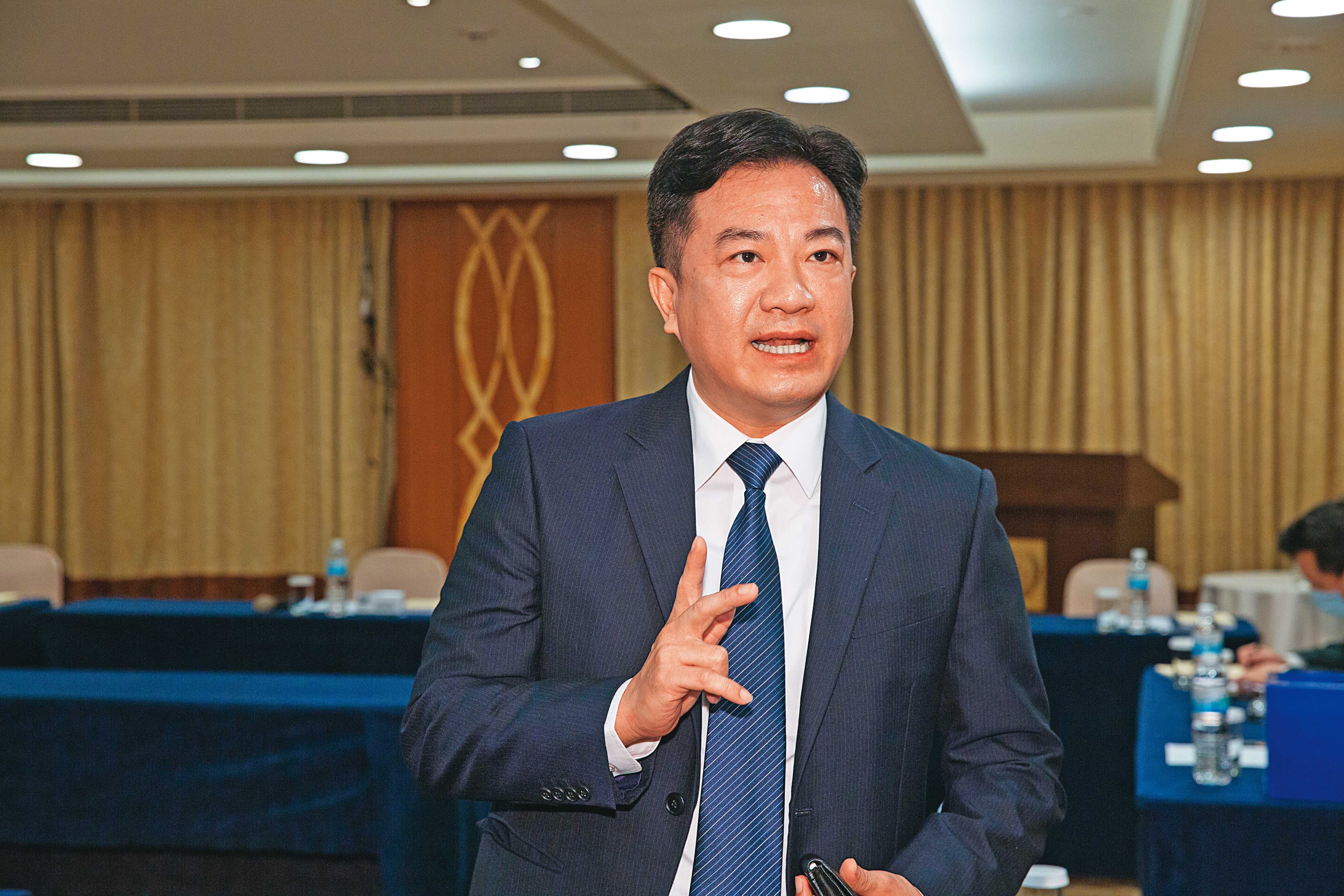 桓鼎爆發掏空案至今,張建智未回台面對,強調在中國保全崇佑資產安全。