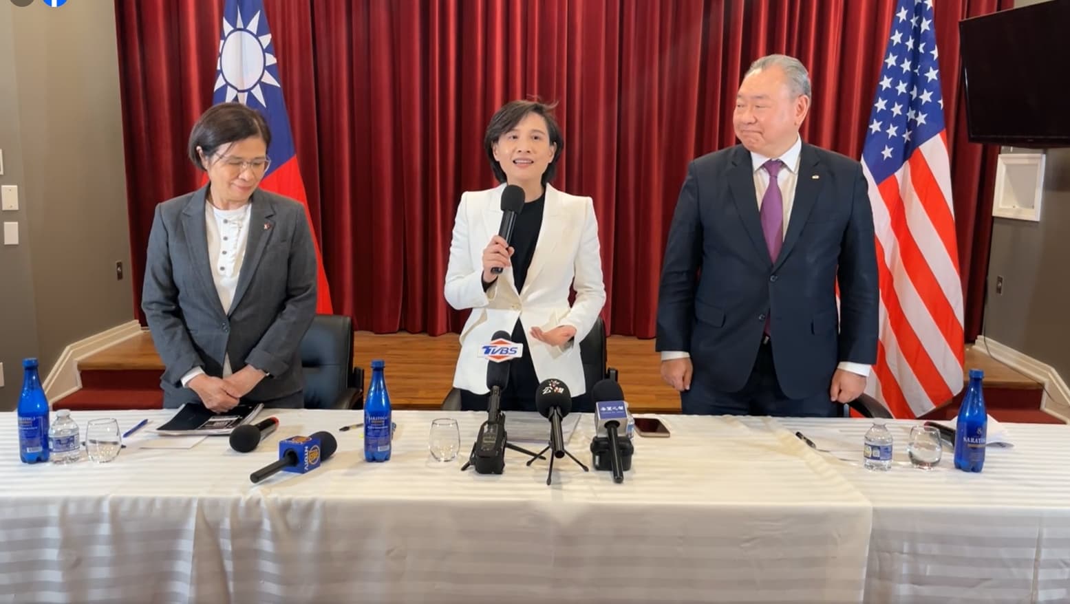 楊珍妮、鄭麗文、俞大㵢已與美國商務部針對台美關稅簽訂MOU。(翻攝自Taiwan in the US臉書)