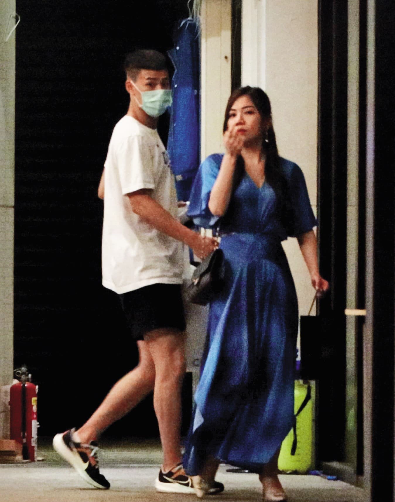 去年8月,本刊拍到蔡尚樺(右)帶林秉聖(左)回家,她馬上做危機處理,沒想到後來被自己打臉打超腫。