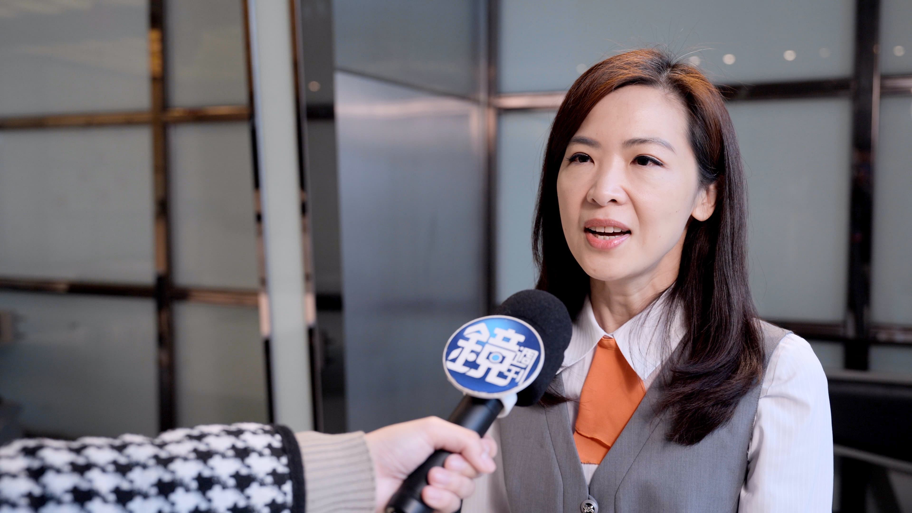 房產專家張旭嵐表示，桃園近年尤其藝文特區的發展日趨成熟，讓此區成為民眾的購屋熱點！