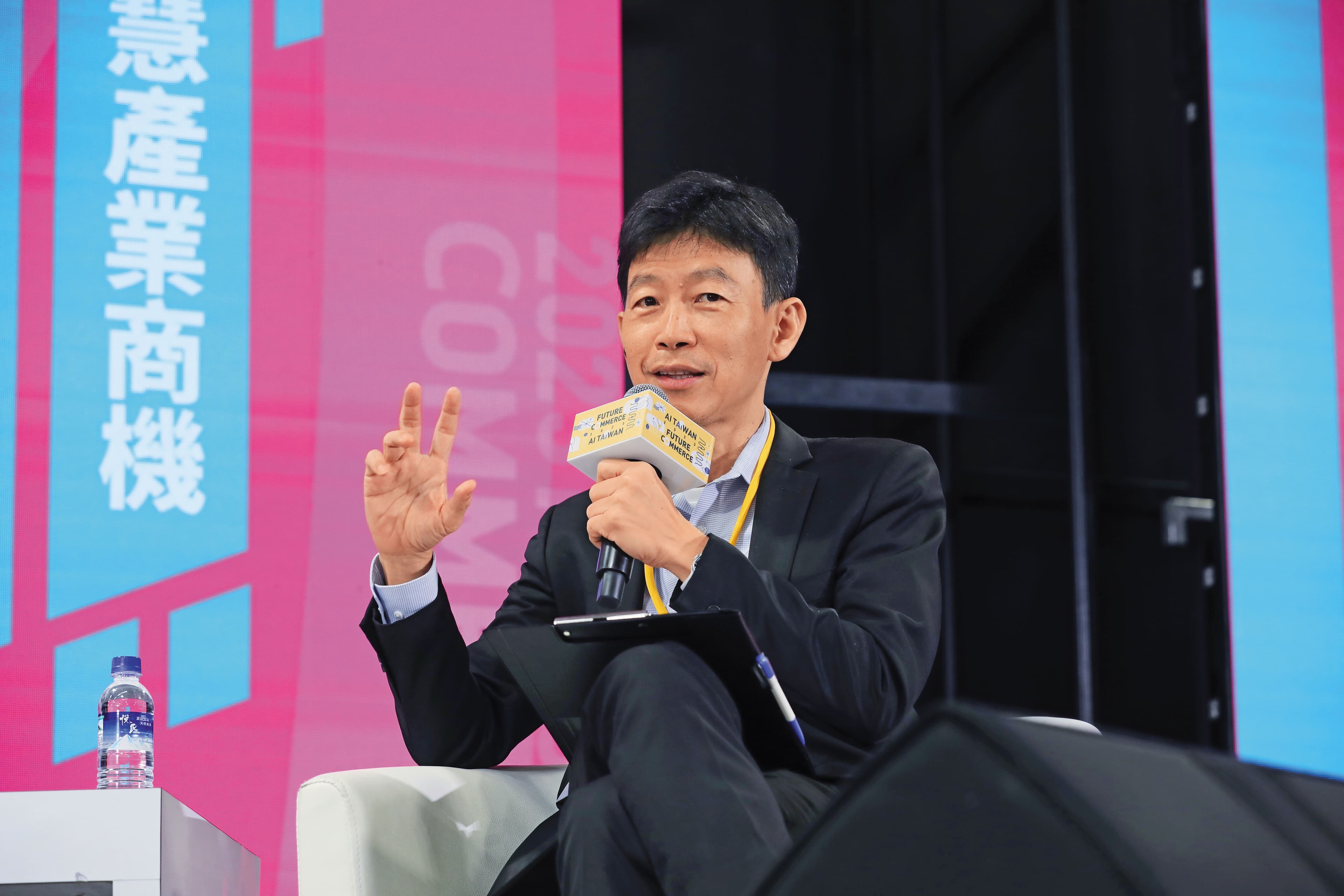 資深半導體分析師陳慧明認為,隨著AI巨頭繼續加碼建設資料中心,市場仍看好信驊的後市成長性。